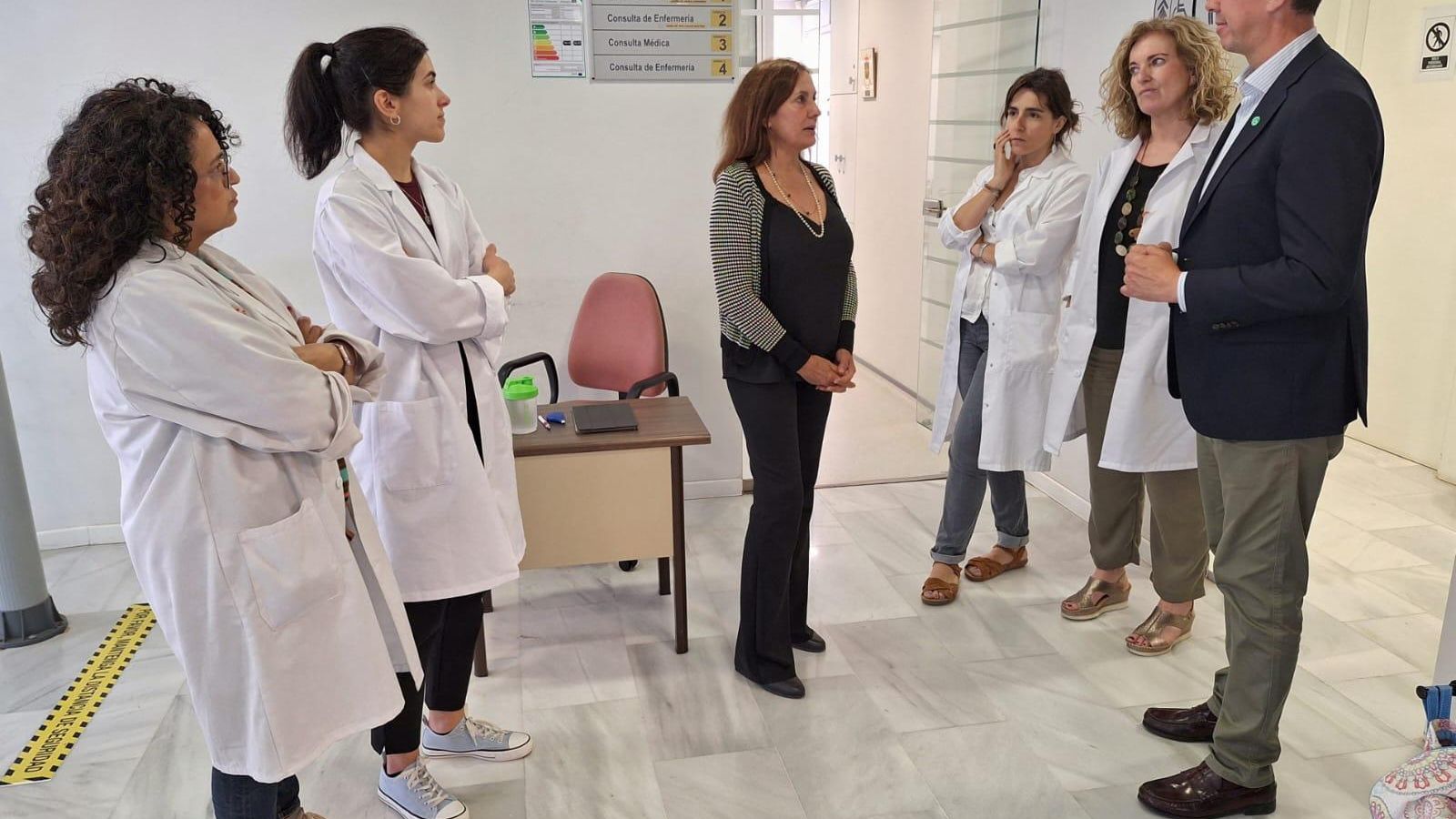 El subdelegado del Gobierno ha visitado el Centro de Vacunación Internacional.