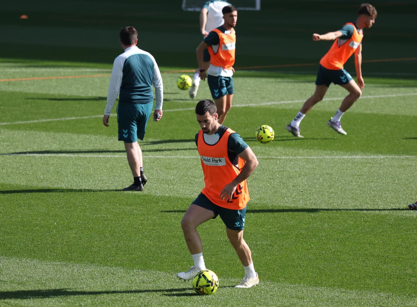 Funes, con fiebre y mascarilla pero al pie del cañón