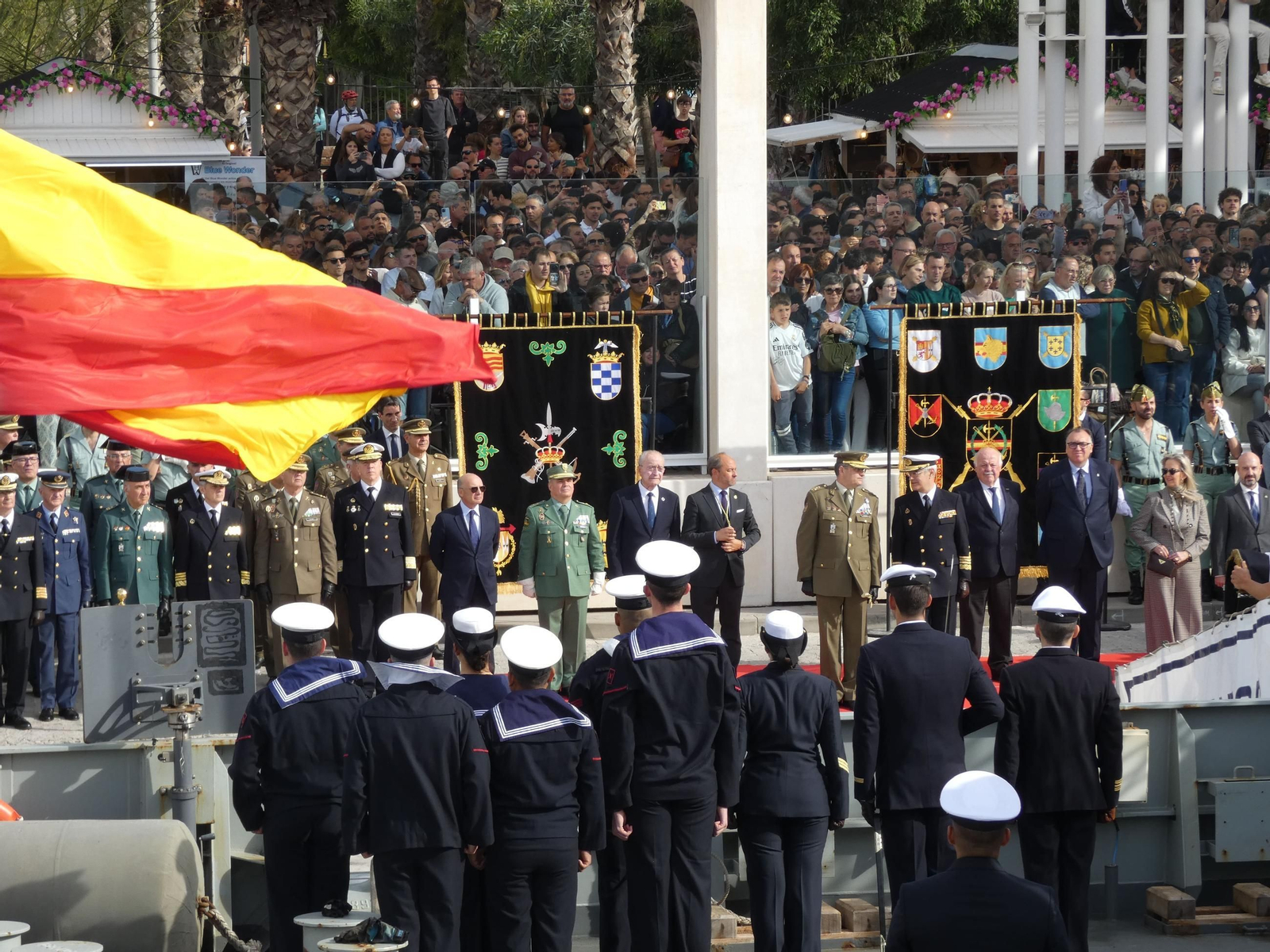 El desembarco de la Legión en el puerto de Málaga este Jueves Santo, en fotos