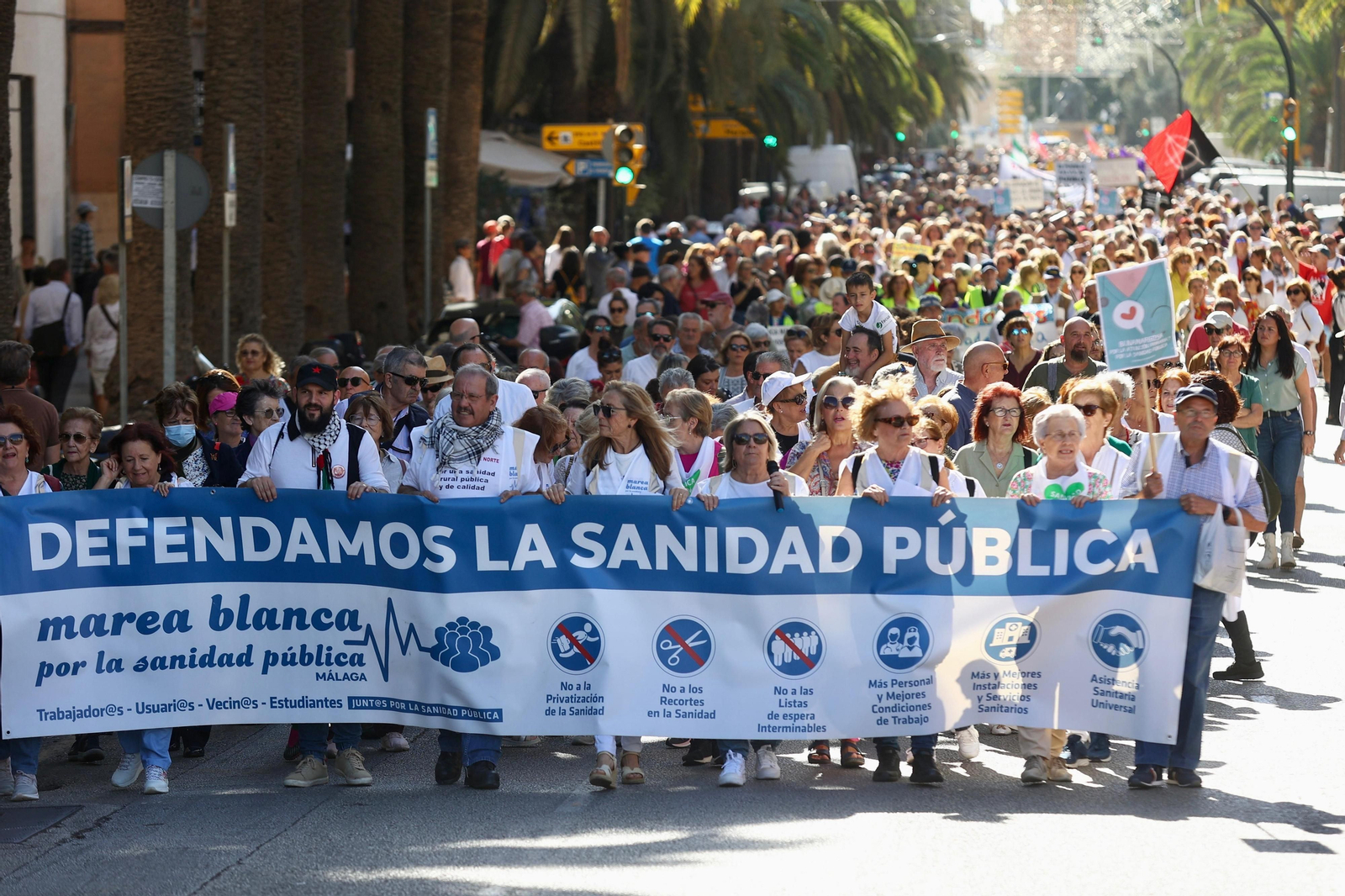 La Marea Blanca sale a las calles de Málaga para defender la sanidad pública andaluza