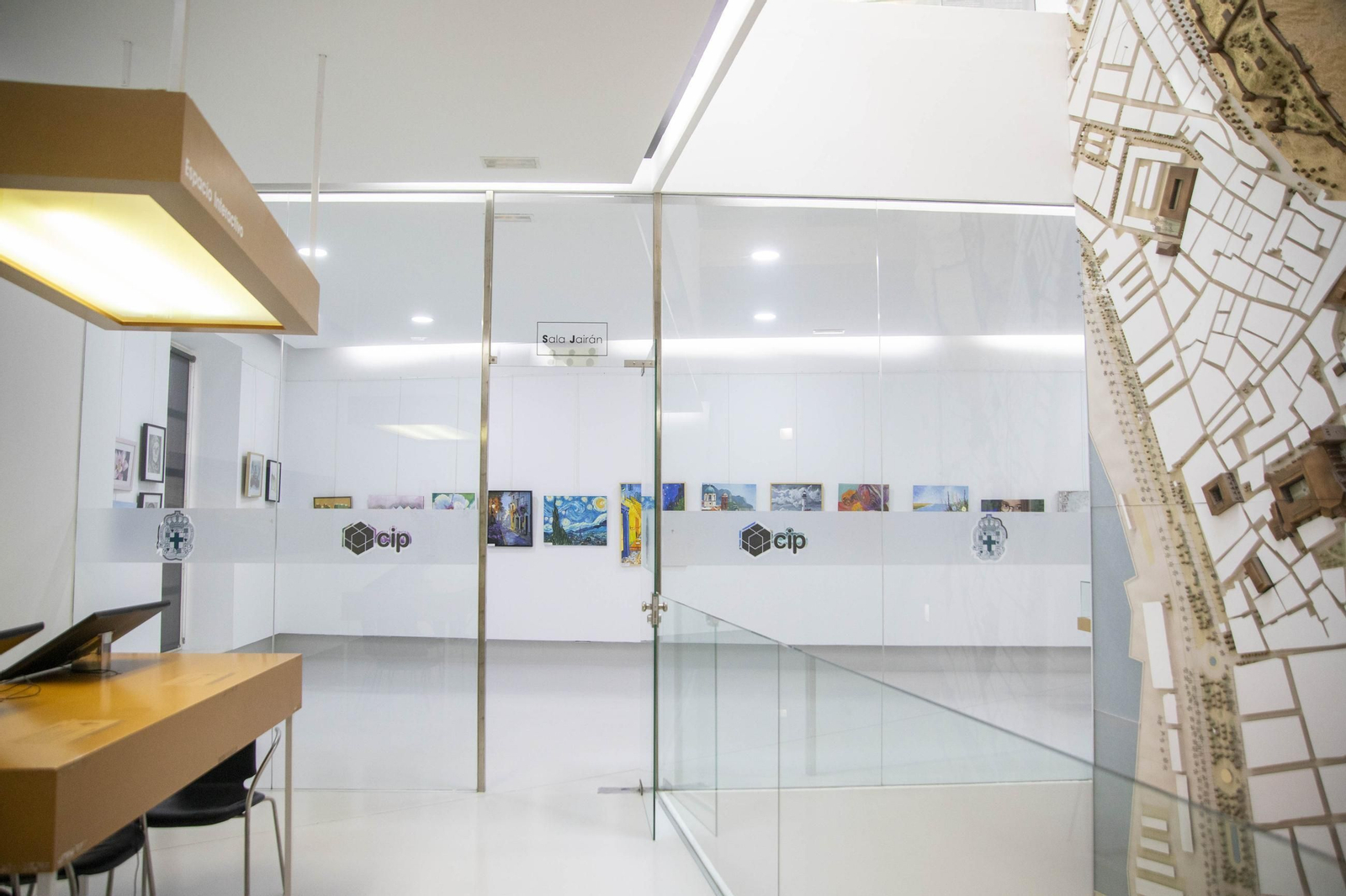 Las imágenes de la exposición de arte de la Escuela de Artepintura de Almería