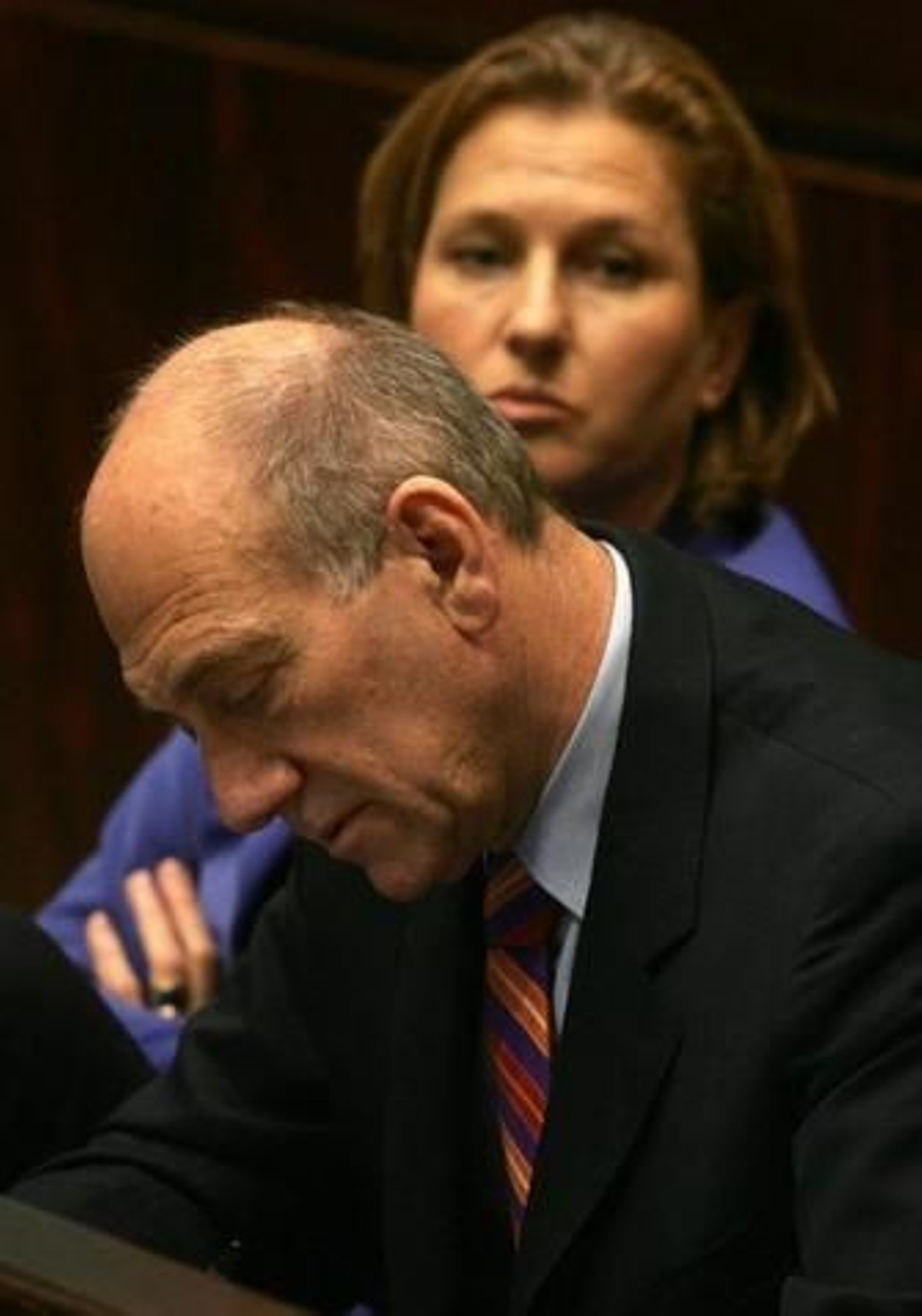 Dos de los grandes protagonistas de la crisis, Olmert y Livni, en una reunión de la Knesset.