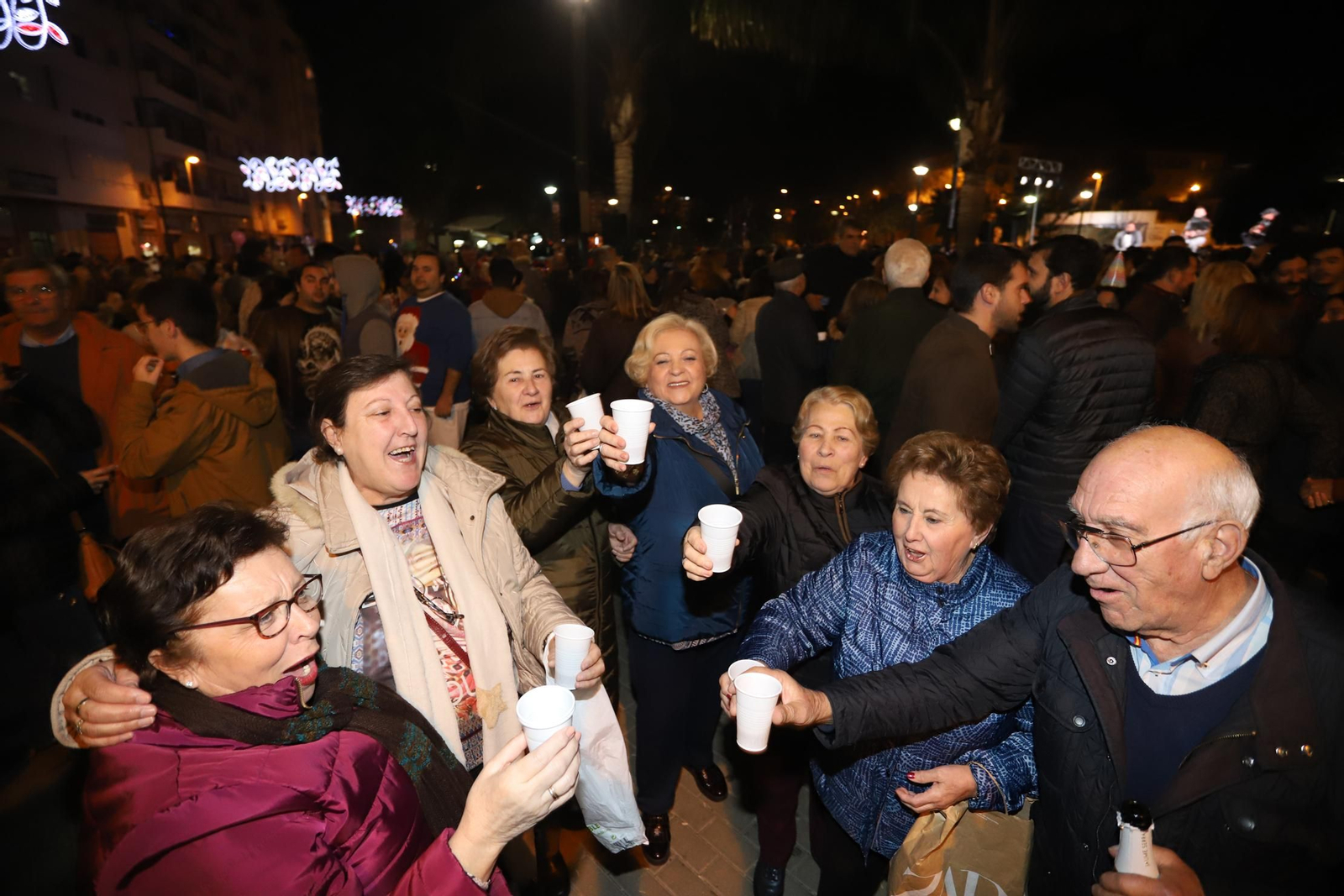 Imágenes de las campanadas de fin de año y las uvas en la plaza Houston