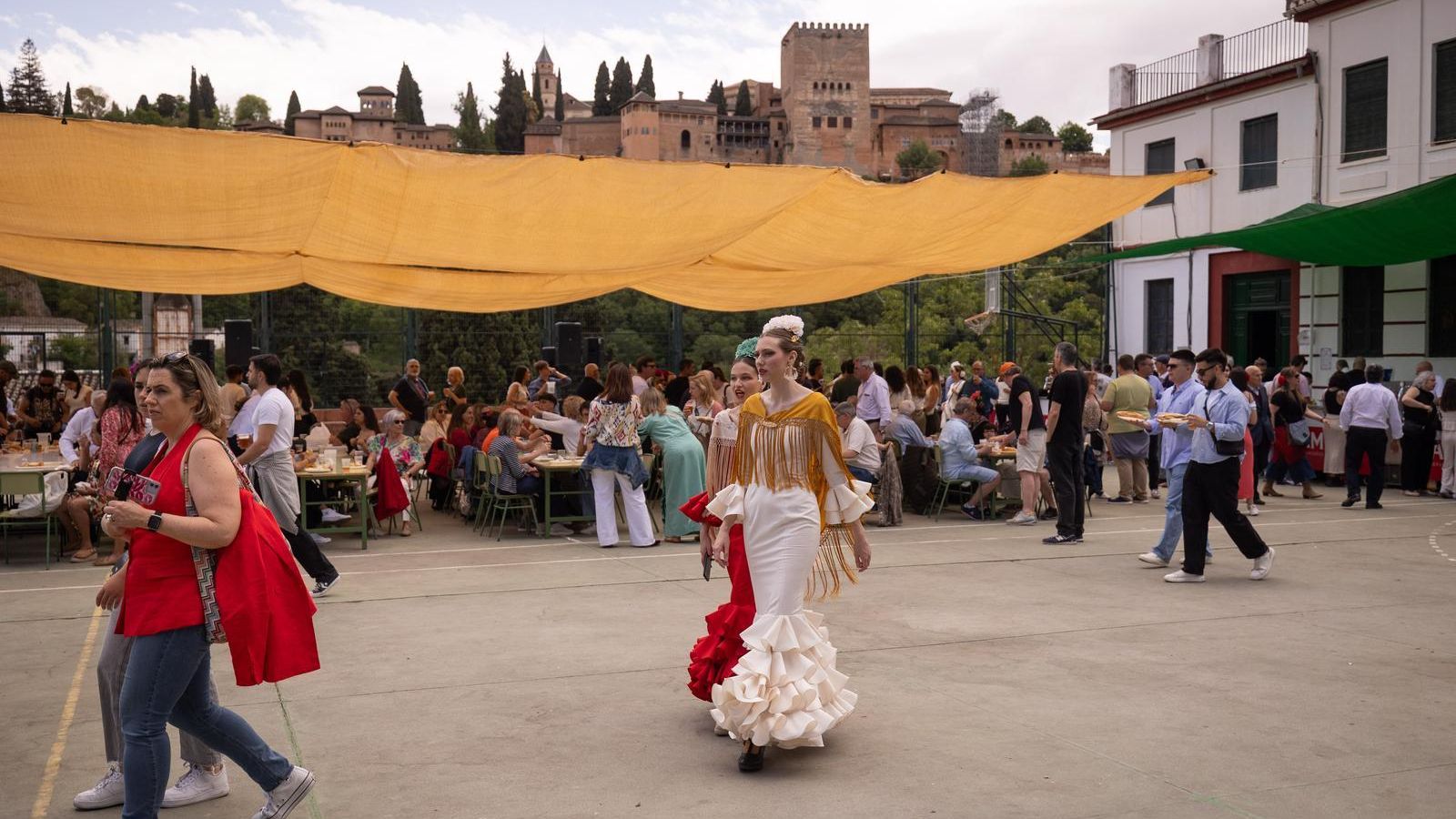 Encuéntrate en la mejores fotos del Día de la Cruz de Granada