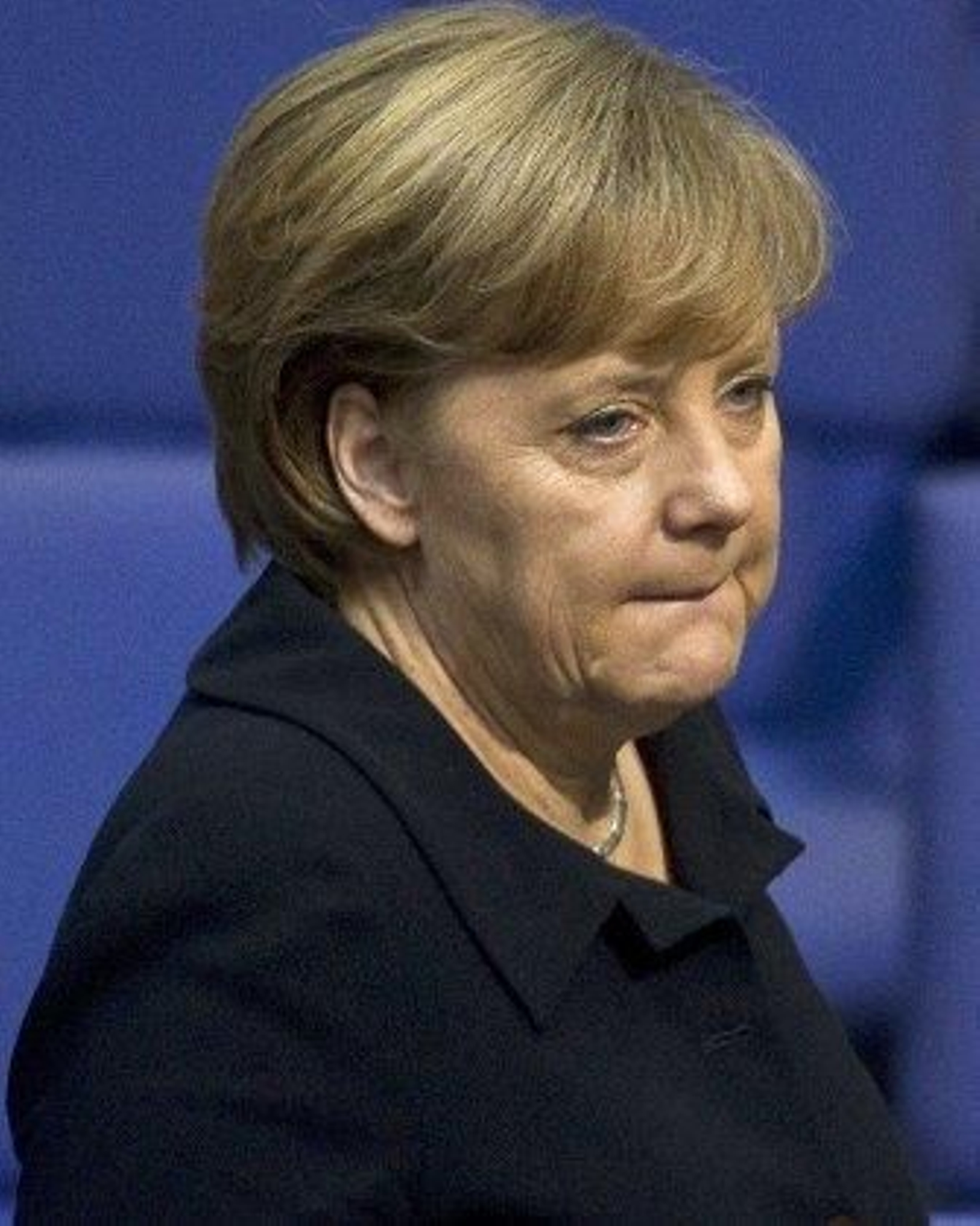Merkel insiste en el no a los eurobonos y en la independencia del BCE