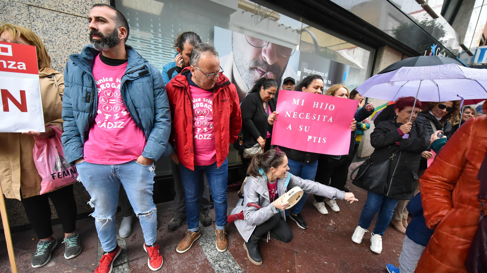Protesta de padres por la falta de monitores de integración PTIS, en imágenes
