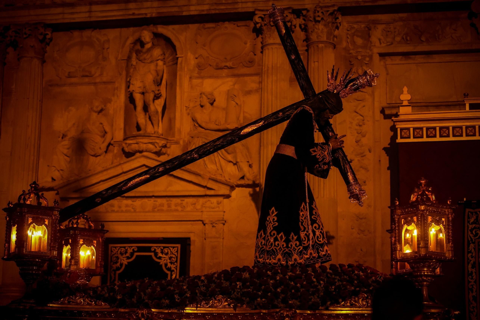 Madrugada del Viernes Santo en Jerez: imágenes de la Noche de Jesús