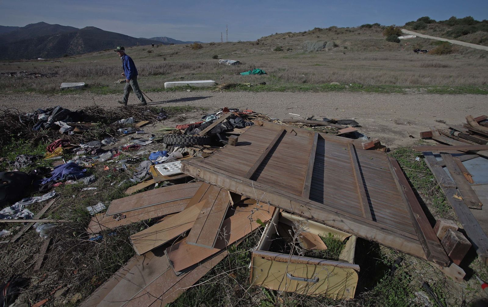 Fotos de los vertederos y escombreras ilegales en la zona de Alamillos Oeste en Algeciras