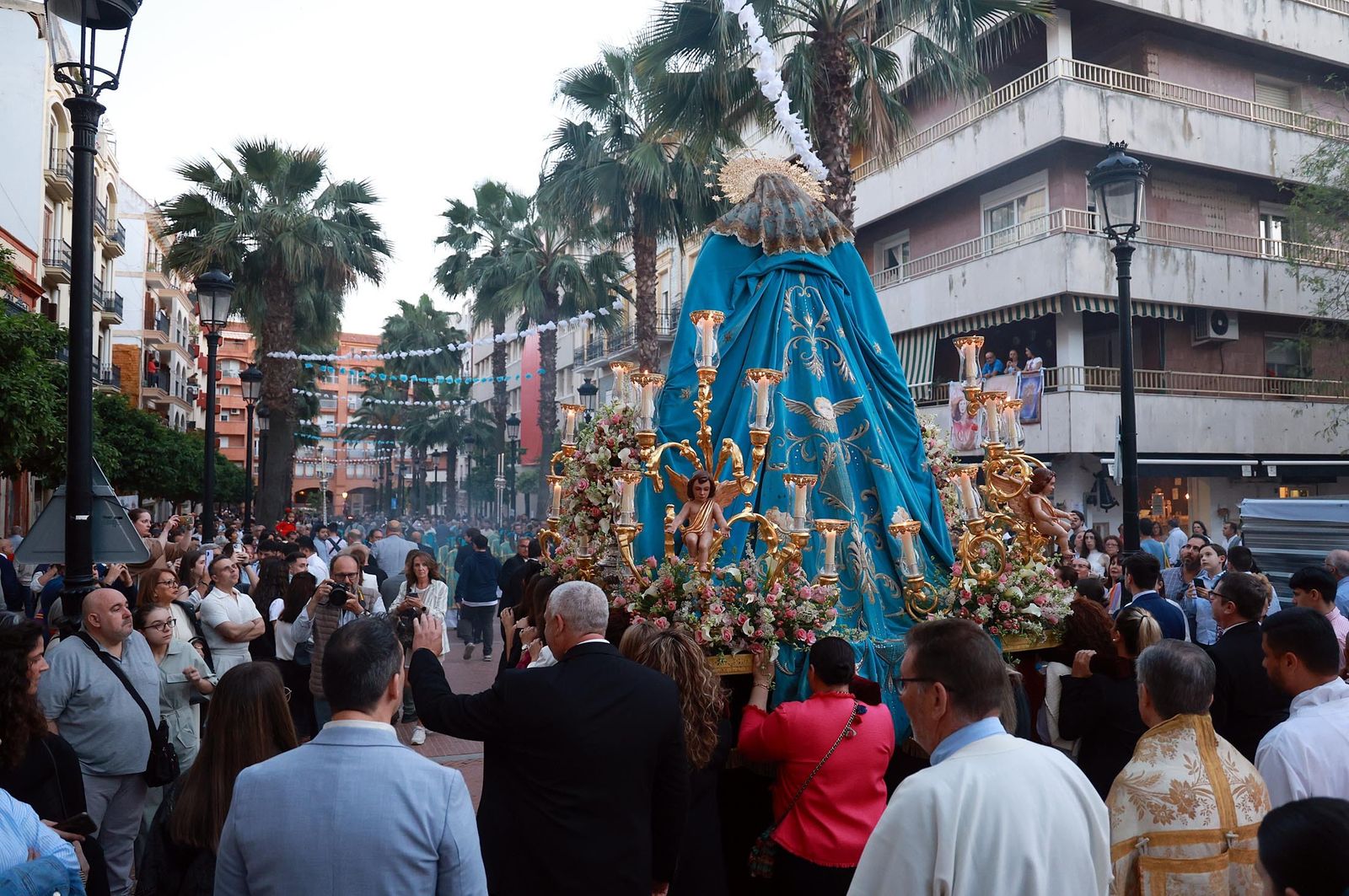 Imágenes del Rosario con la Virgen de los Ángeles
