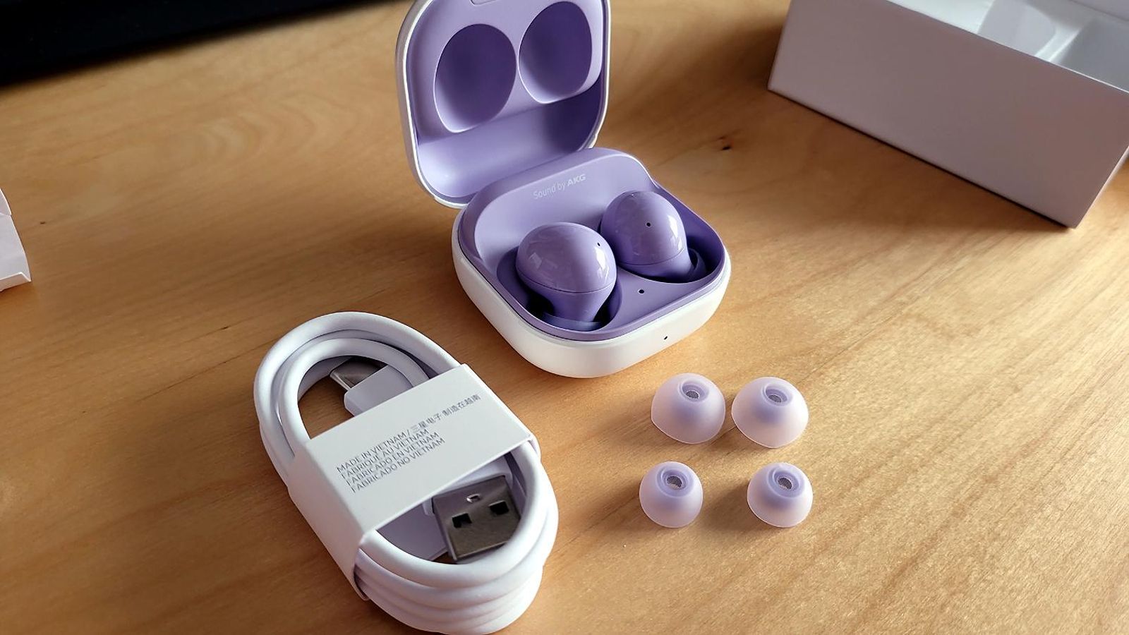 Contenido de la caja de los auriculares Samsung Galaxy Buds 2