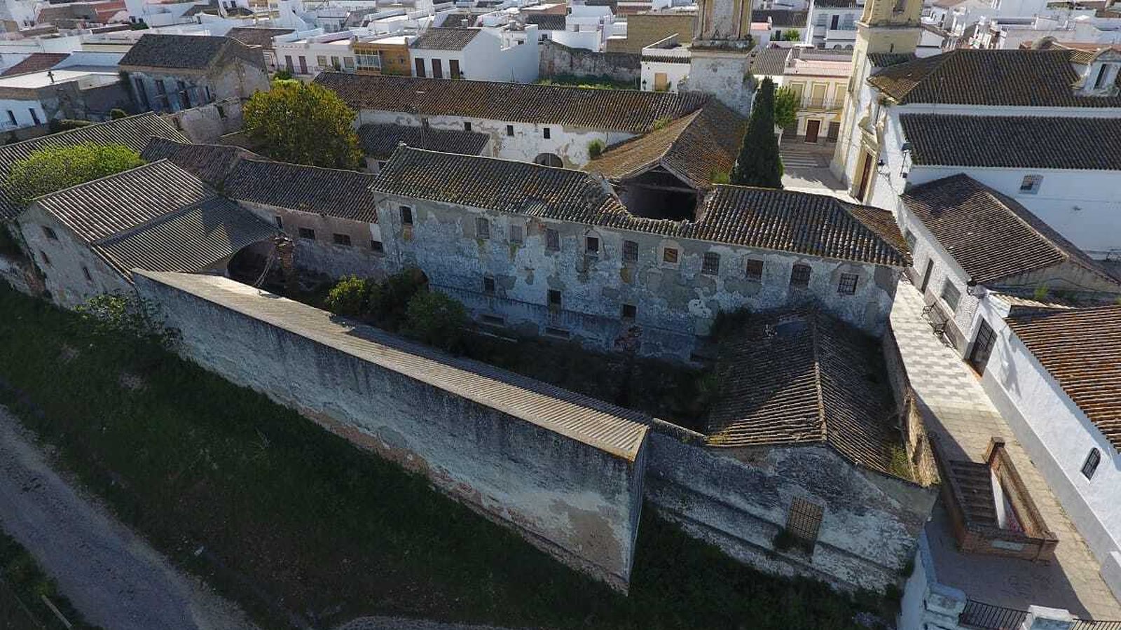 Vista de Puerto Serrano desde el molino de Siré, una de las construcciones agrícolas más antiguas de Andalucía.