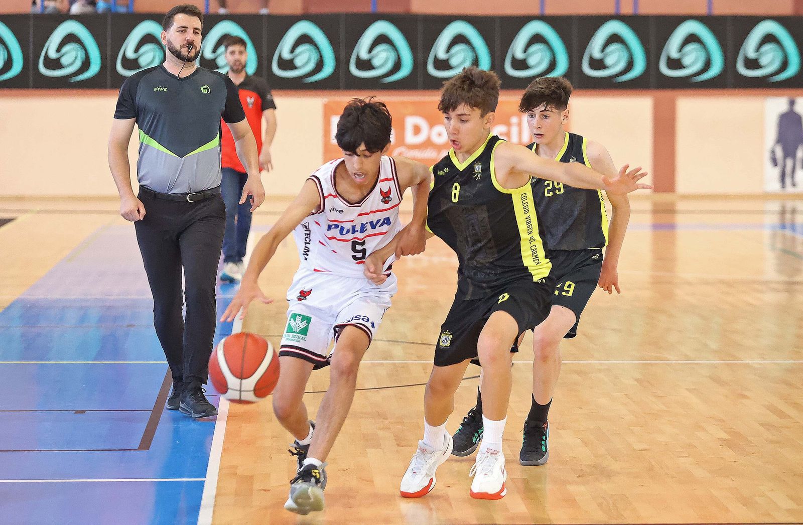 Imágenes de la jornada final del CADEBA infantil masculino de baloncesto en La Línea