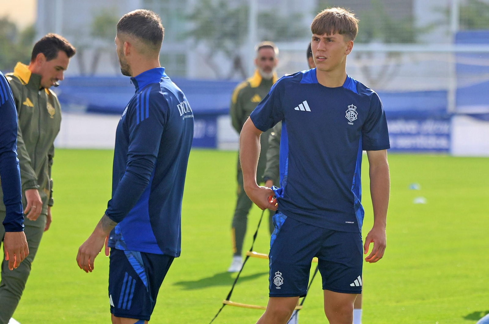 Imágenes del entrenamiento del Recre en la Ciudad Deportiva Francisco Mendoza