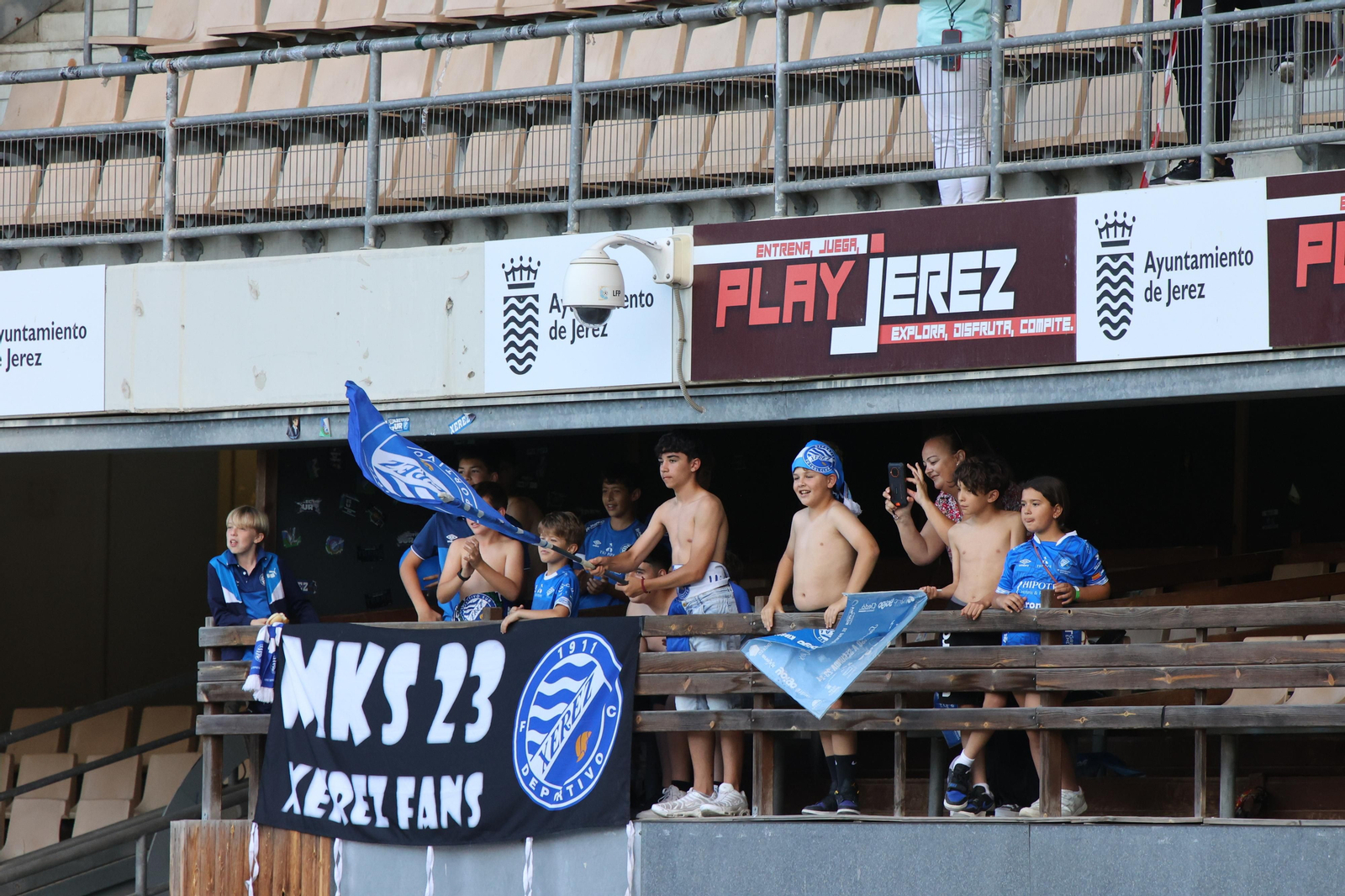 Búscate en el partido entre el Xerez DFC y Ceuta B en Chapín