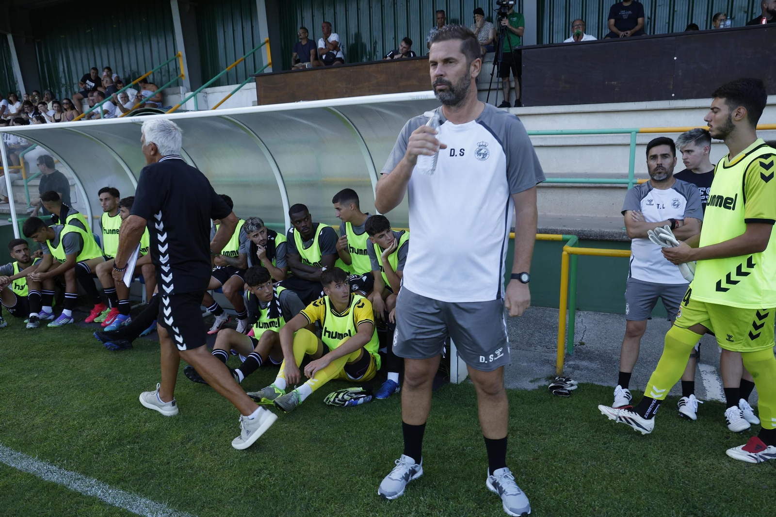 "Las fotos del partido de entrenamiento de la Balona con el Mons Calpe de Gibraltar"