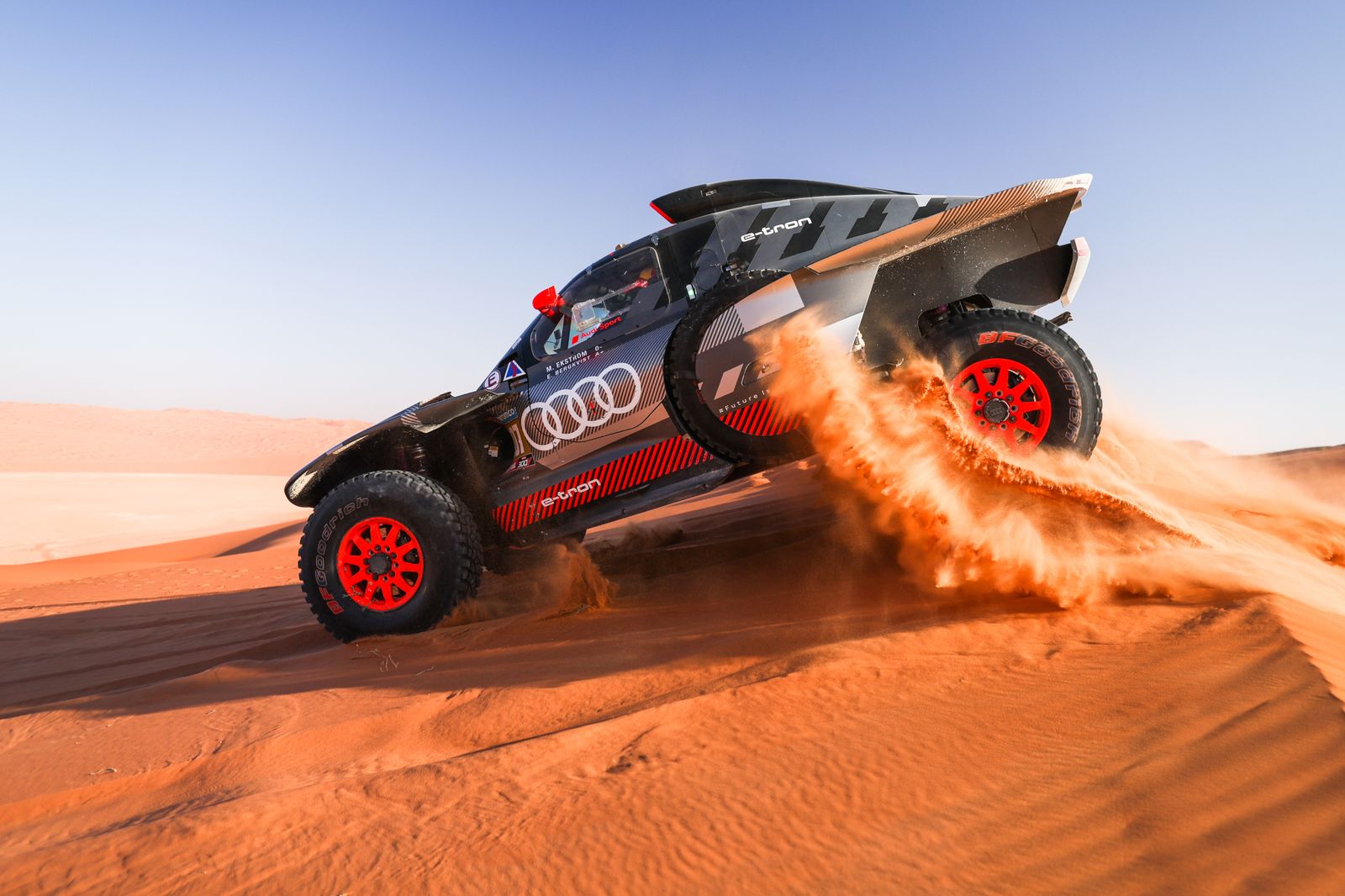 Las espectaculares imágenes del Dakar por las dunas