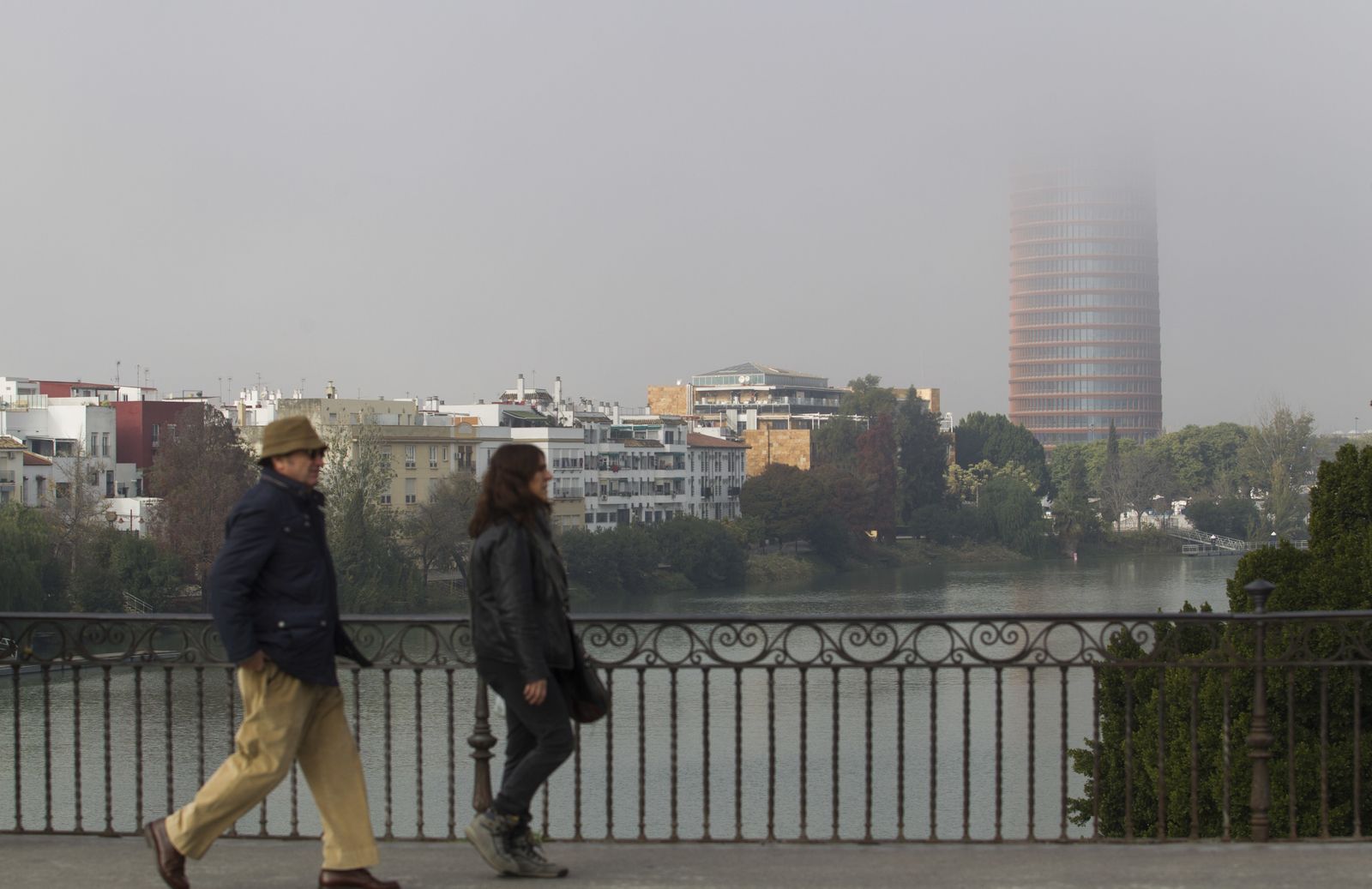 Mañana con niebla en Sevilla