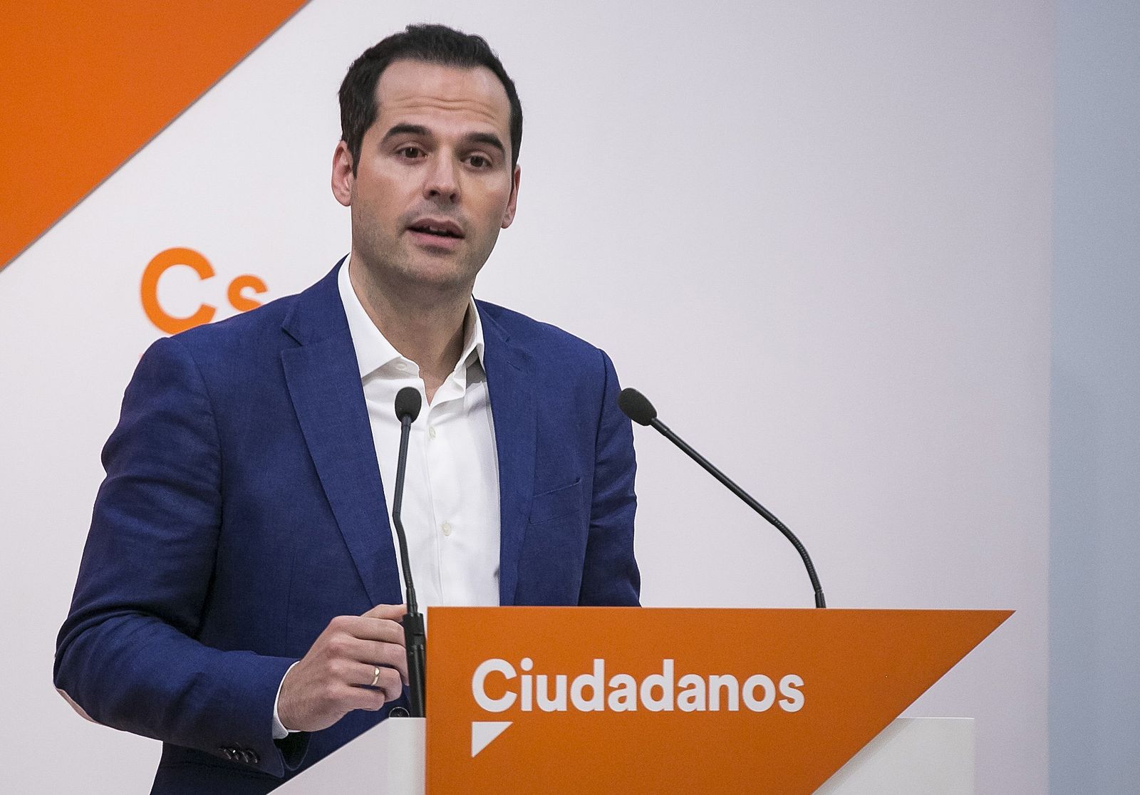 El portavoz de Ciudadanos en la Asamblea de Madrid, Ignacio Aguado, durante la rueda de prensa.