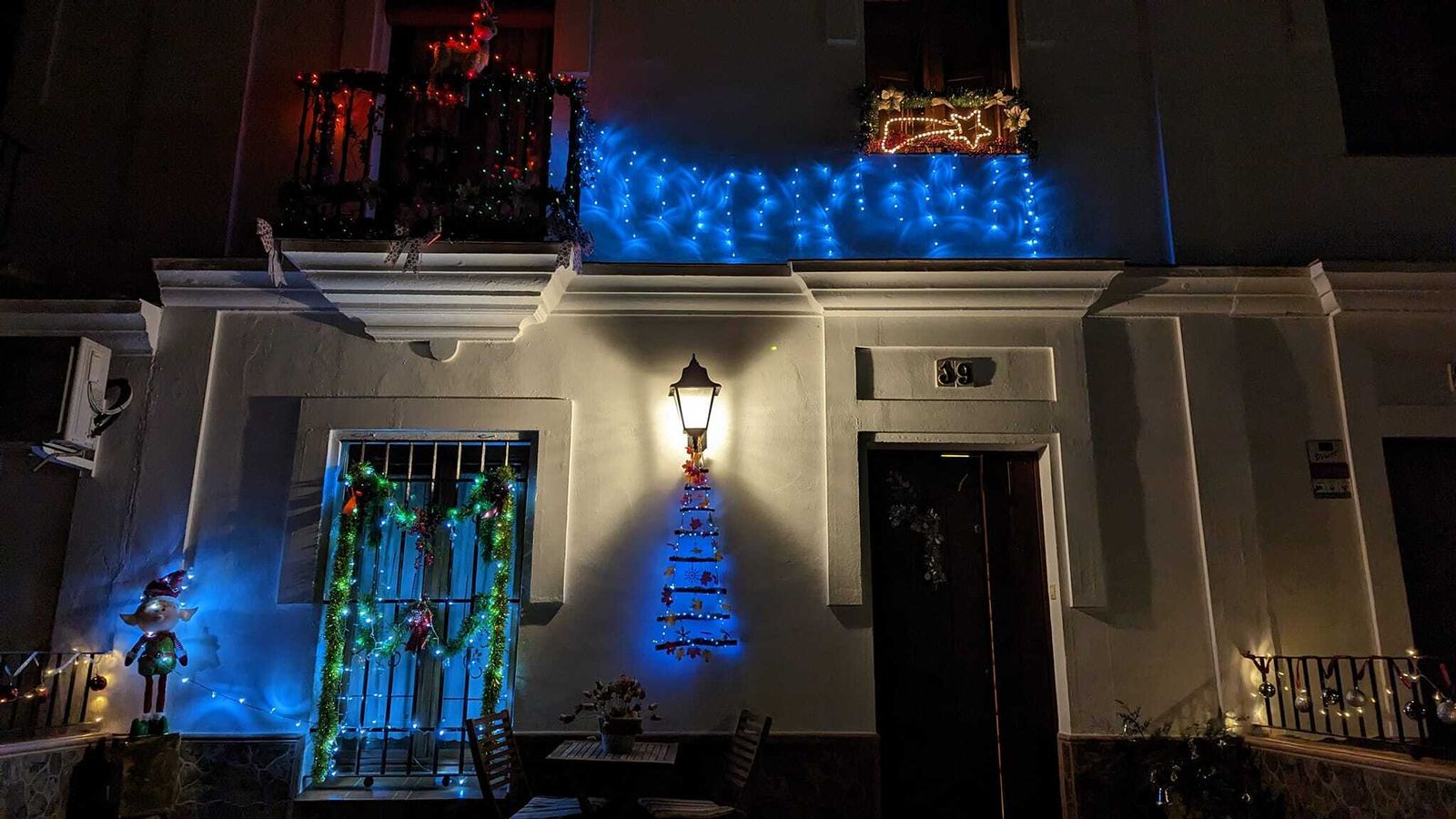 Las bellas fachadas navideñas de Corteconcepción