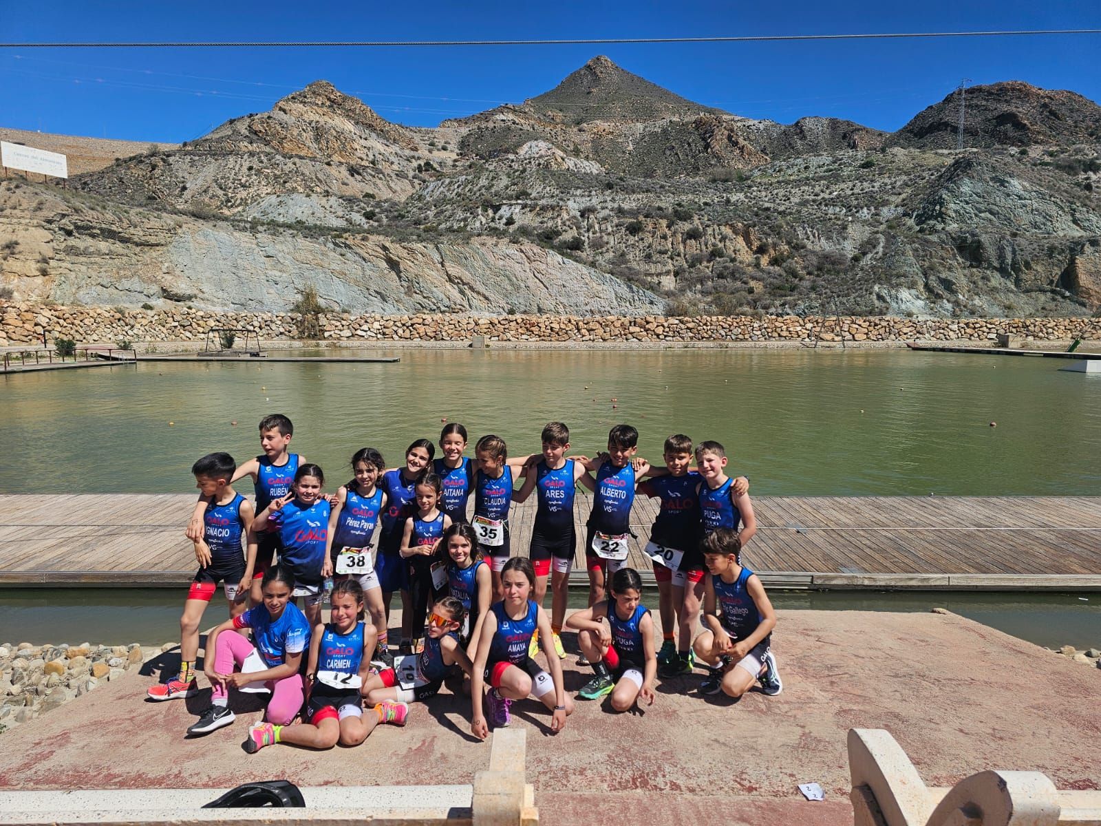 Un grupo de integrantes del CD Galosport durante una prueba celebrada en la Liga Andaluza de Escuelas de Triatlón.