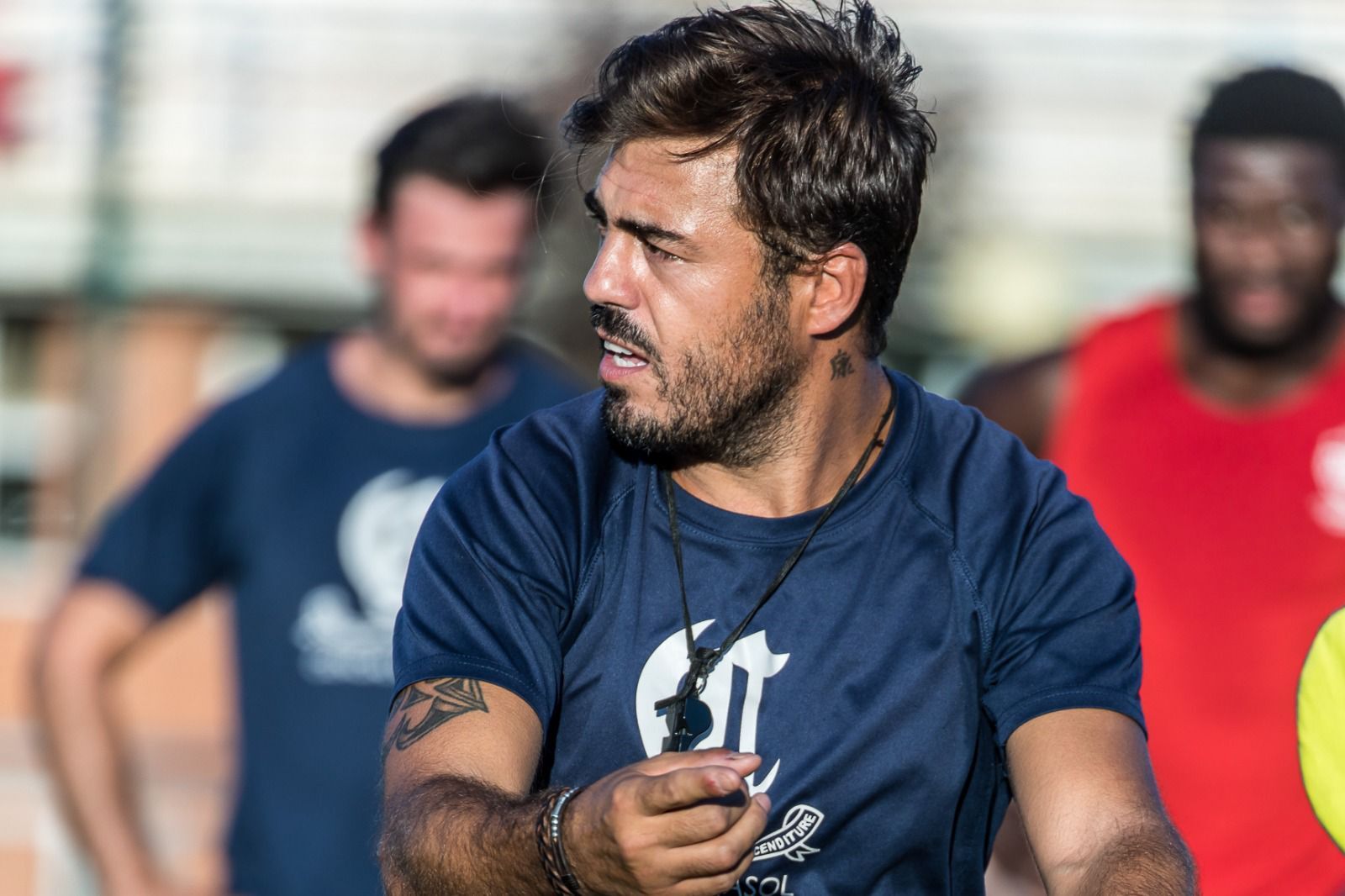 Manolo Mazo dirige un entrenamiento del Ciencias Enerside.