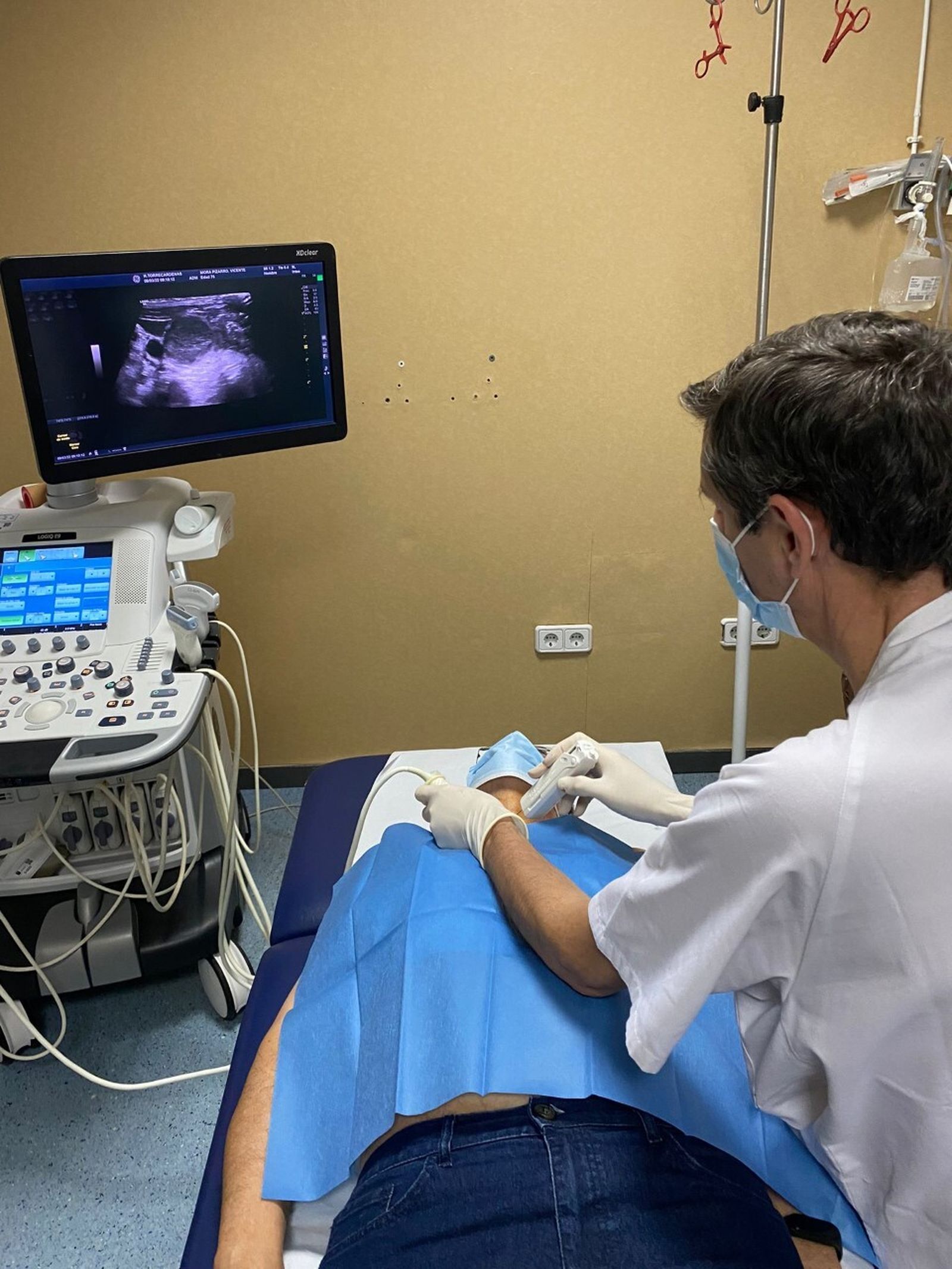 Consulta de acto único en Torrecárdenas para estudiar lesiones en el tiroides