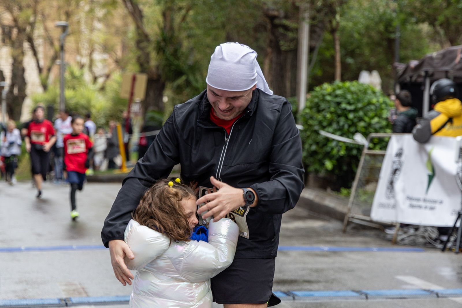 En imágenes: la lluvia no frena a más de un millar de corredores en la V Carrera Popular del IES San Juan Bosco (2)