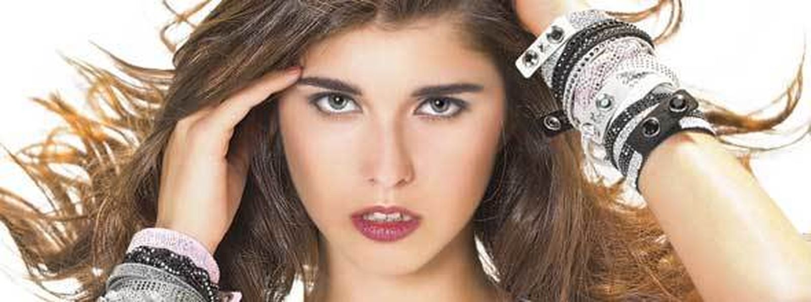 Piel de Toro lanza prendas y pulseras embellecidas con cristales de Swarovski