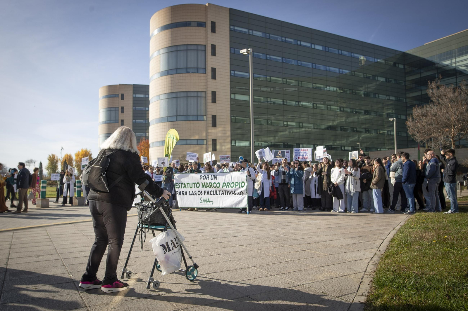 Imagen de una de las concentraciones de médicos celebrada en Granada contra el estatuto marco de la profesión