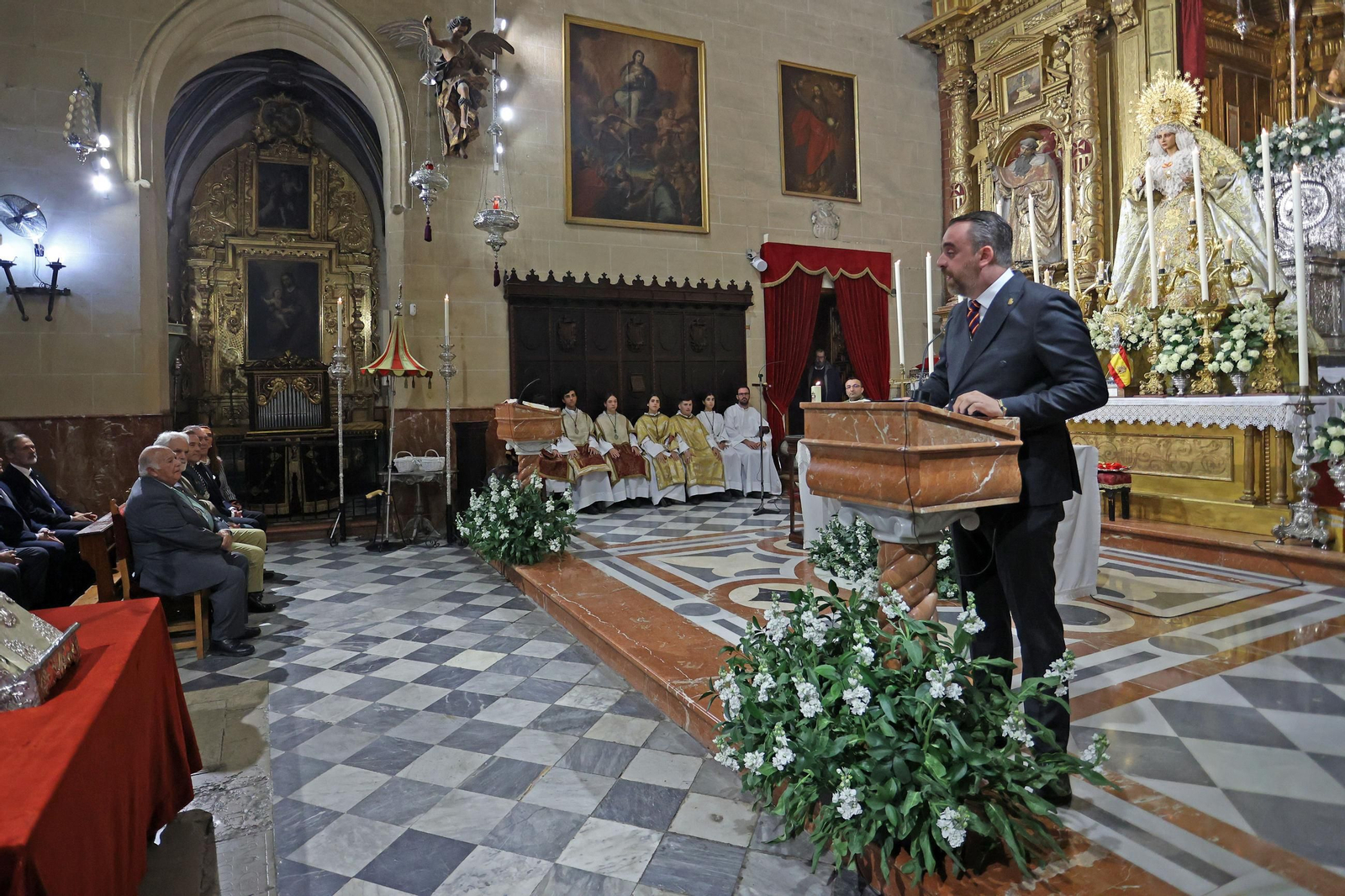 Imágenes de la entrega del fajín de Rodríguez del Castillo a Madre de Dios de la Misericordia