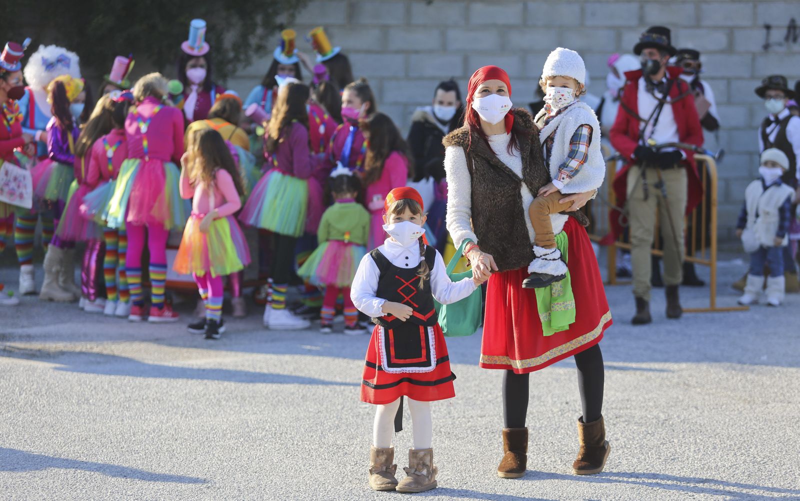 La cabalgata de Reyes recorre Puerto de la Torre, en Málaga, en fotos