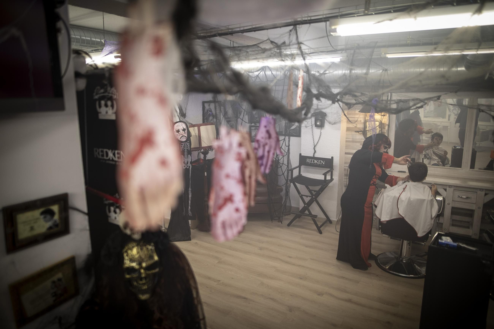 "Así fue la noche de Halloween en Granada: disfraces, truco y trato"