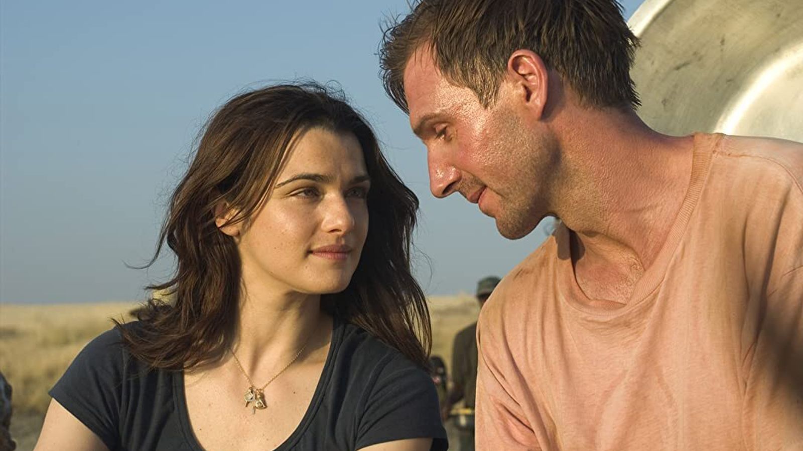 Rachel Weisz y Ralph Fiennes en 'El jardinero fiel'.
