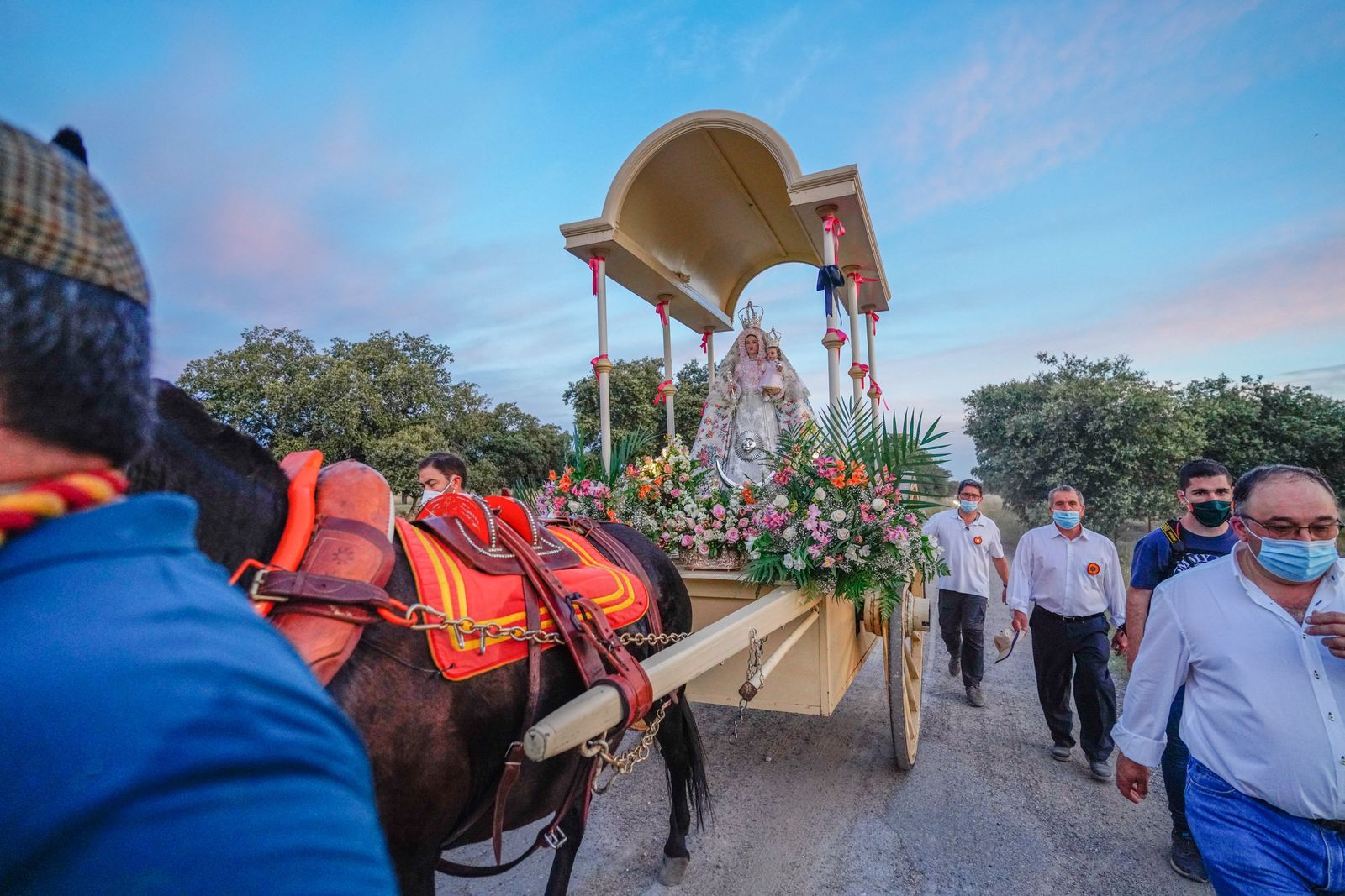 La llevada de la Virgen de Luna al santuario de La Jara, en fotografías
