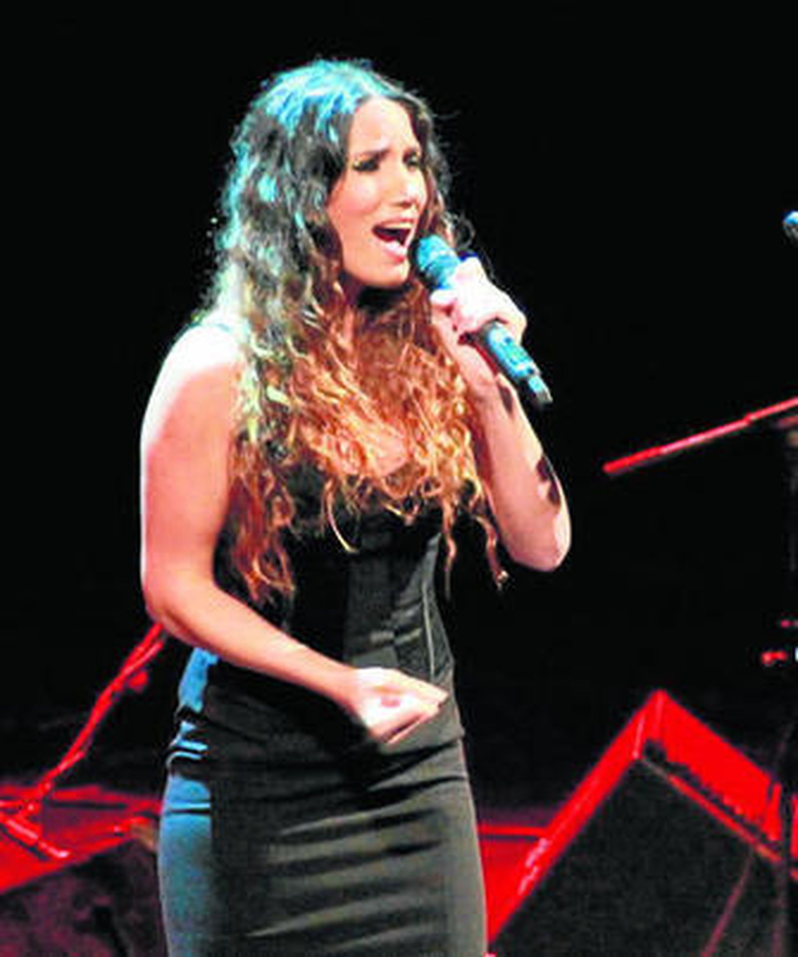 India Martínez durante su recital del pasado viernes en Almería.