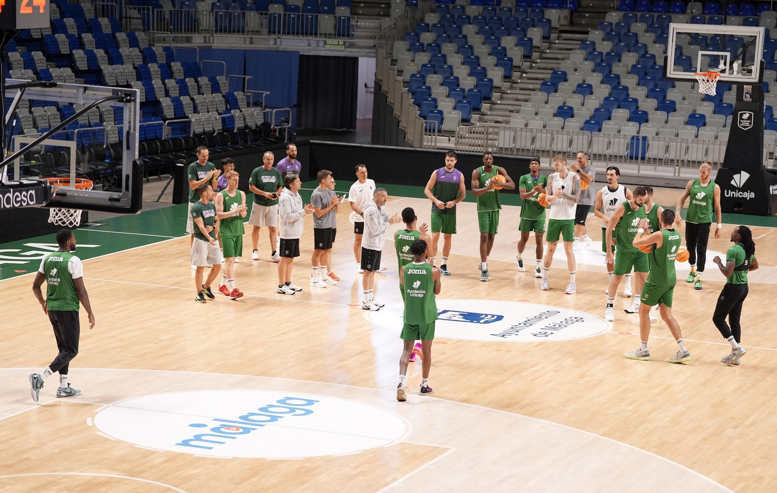 El Unicaja trabaja en el Carpena y enfila el derbi