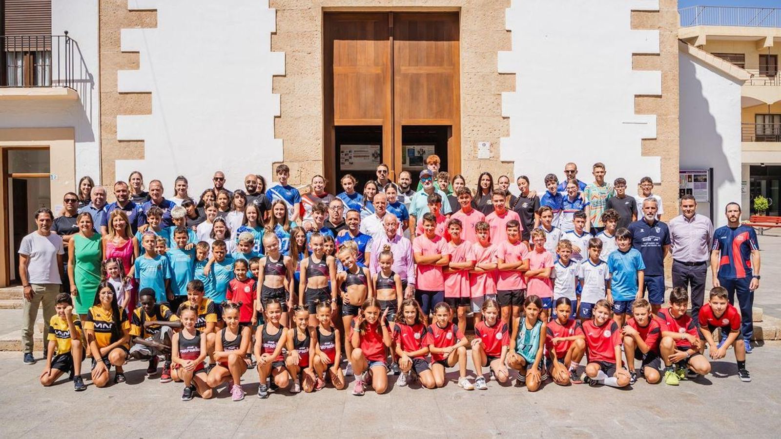Momento de la presentación de las 100 Horas de Roquetas de Mar.