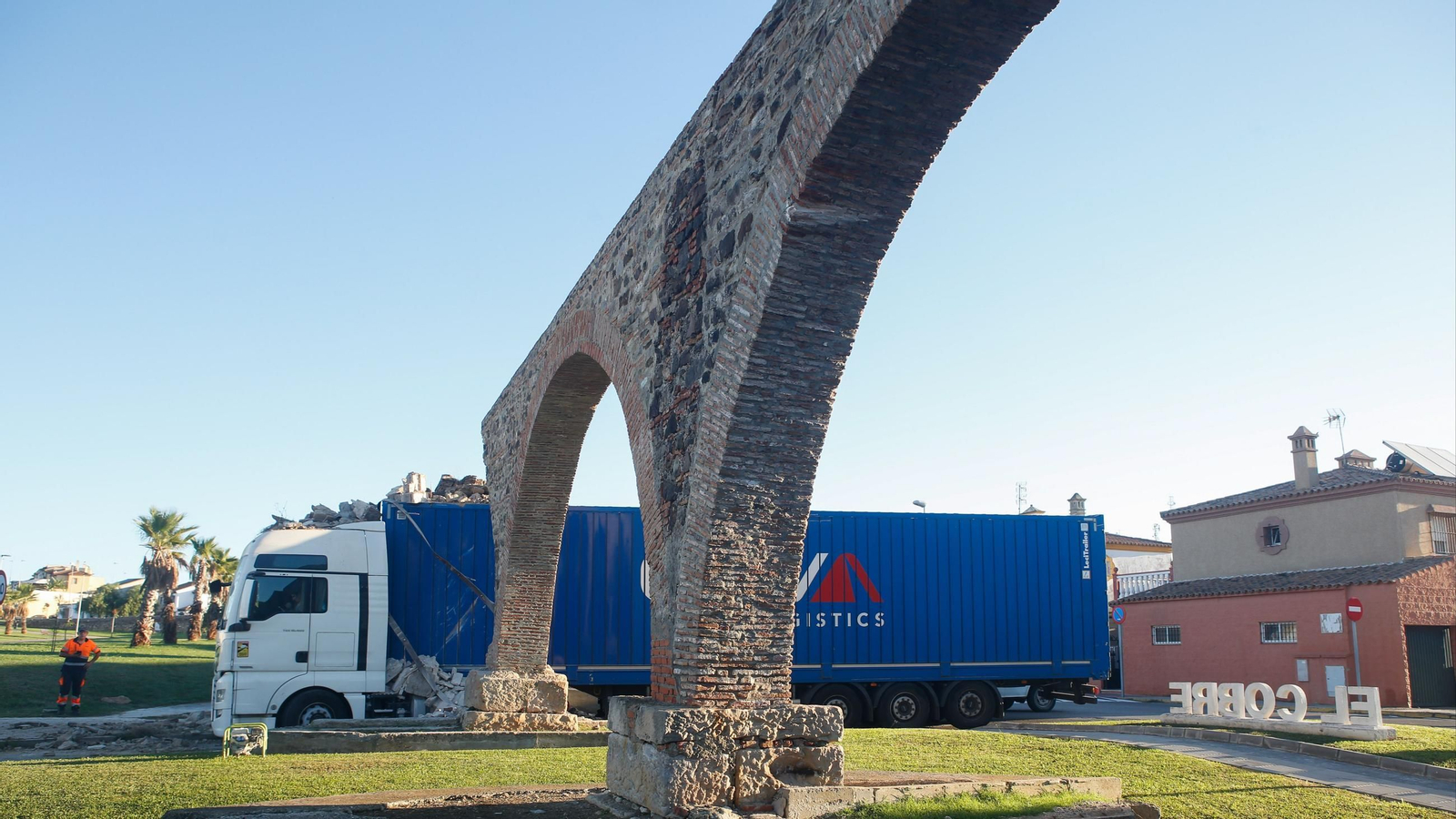 Fotos de los daños en el acueducto de los arcos de El Cobre, en Algeciras