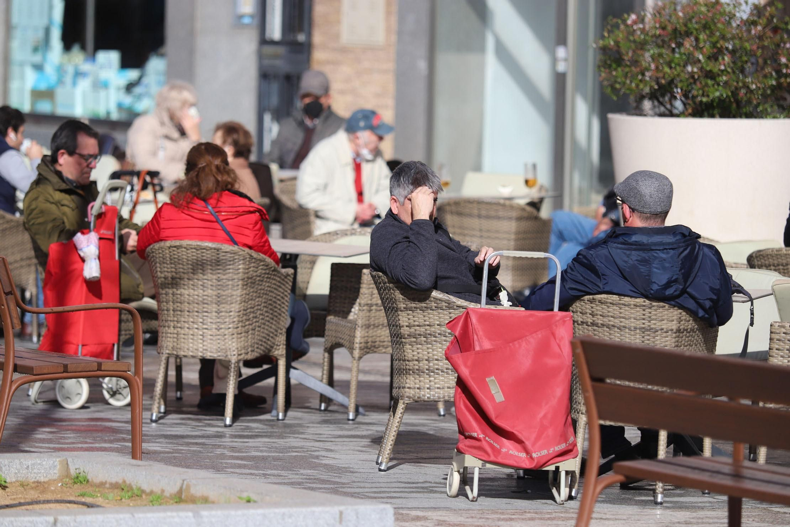 La Policía Local realizó controles en el Mercado del Carmen durante la mañana del sábado