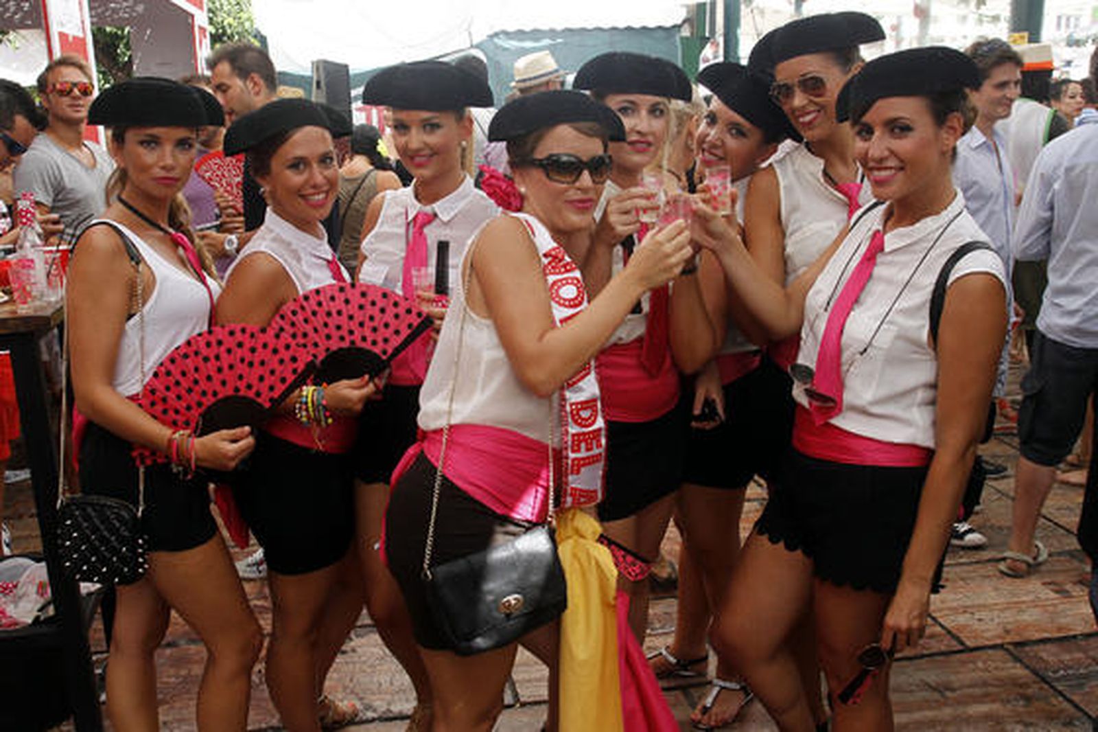 Hora de barrer la fiesta 

Foto: Lorena Avilés