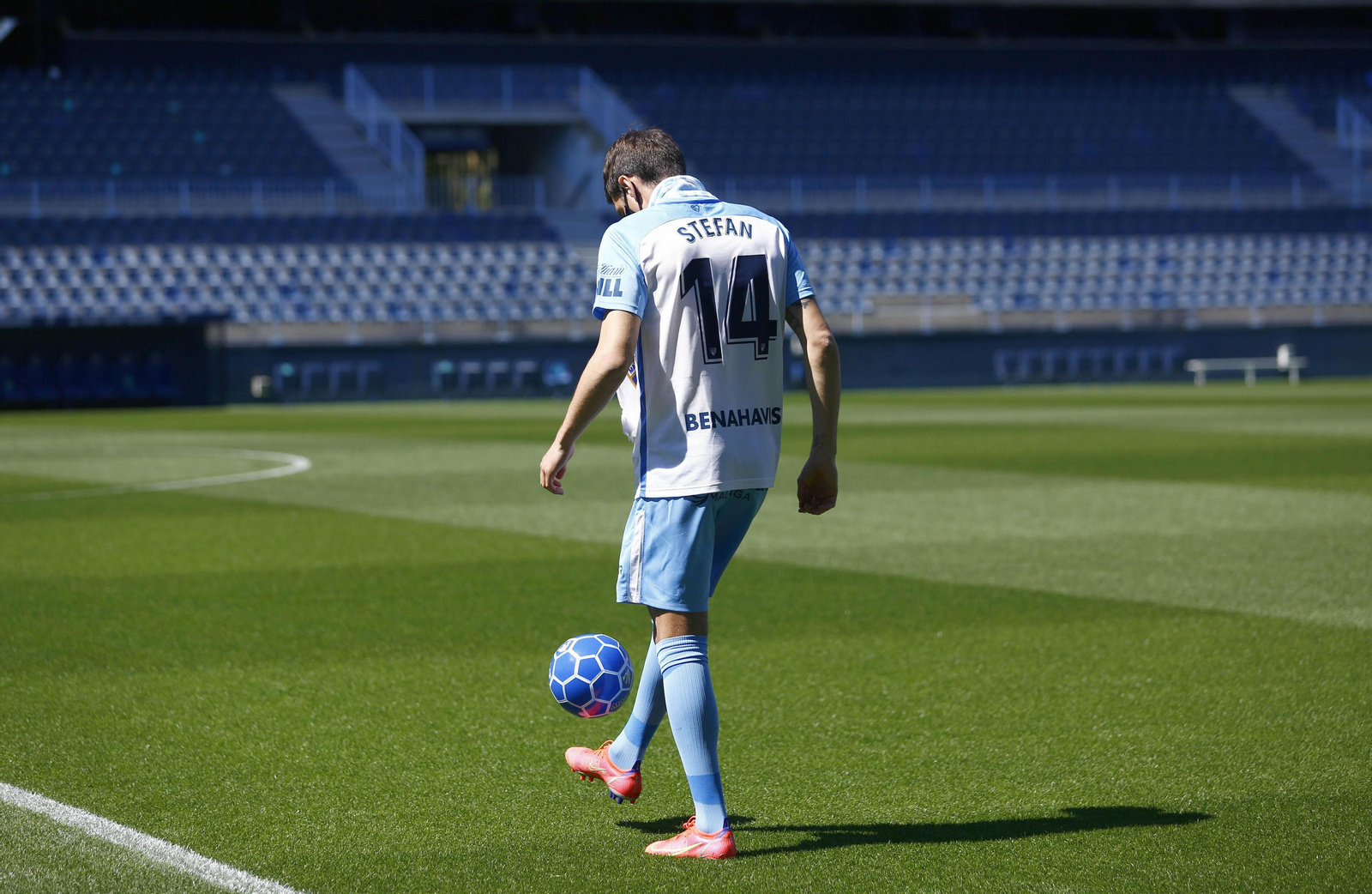 Scepovic, en su presentación.