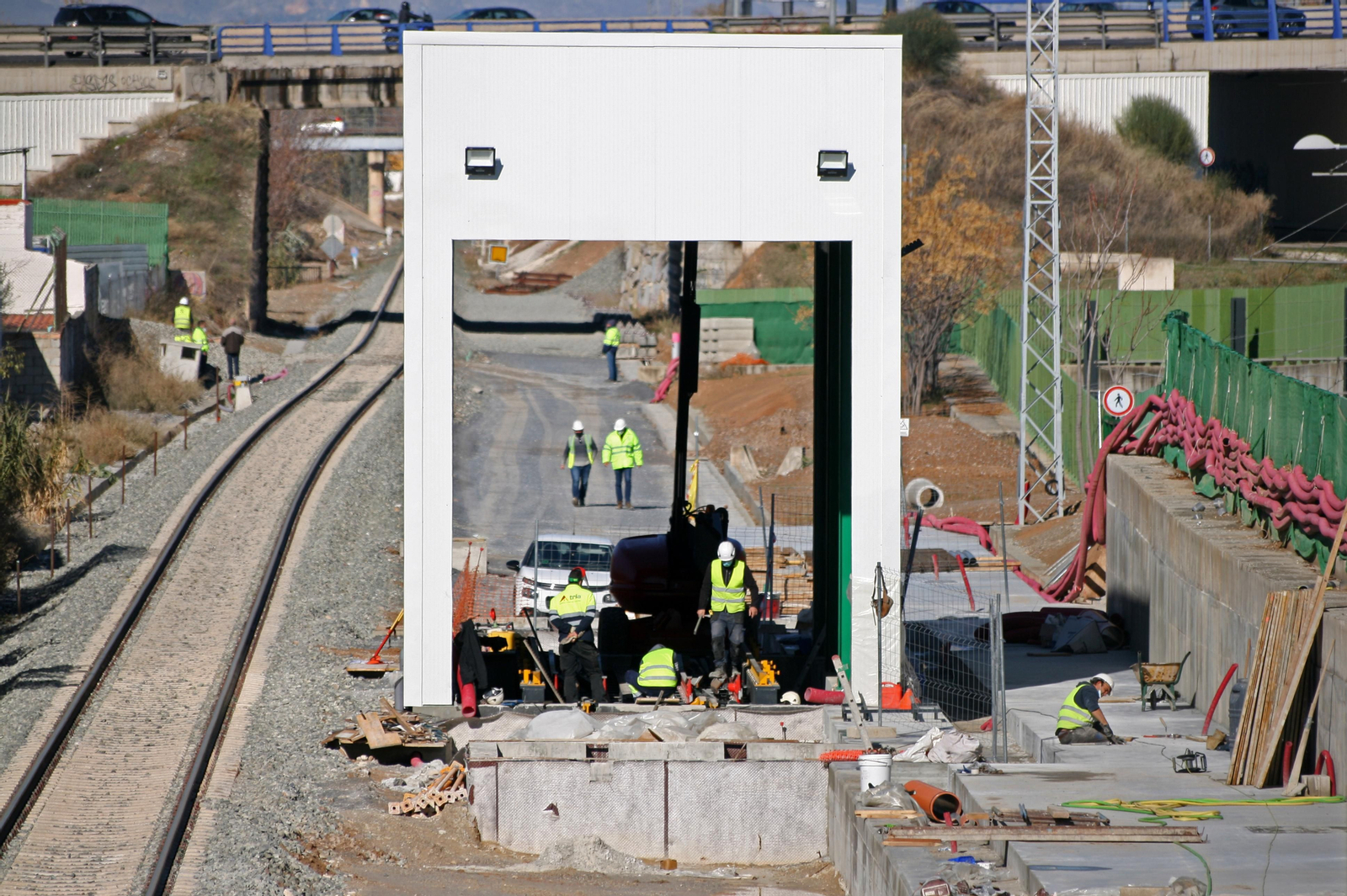 El cambiador de ancho ferroviario de Granada, con la caseta levantada