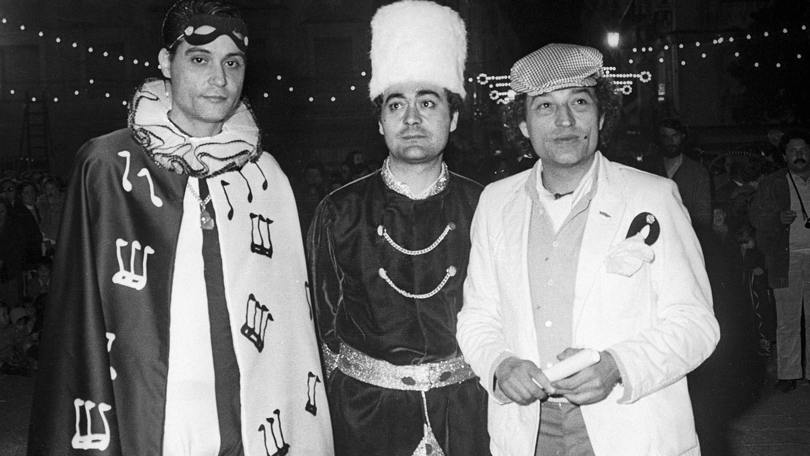 Pedro Romero, derecha, pregonero junto a Felipe Campuzano (izqd.) en 1982, con Manuel González Piñero en el centro.