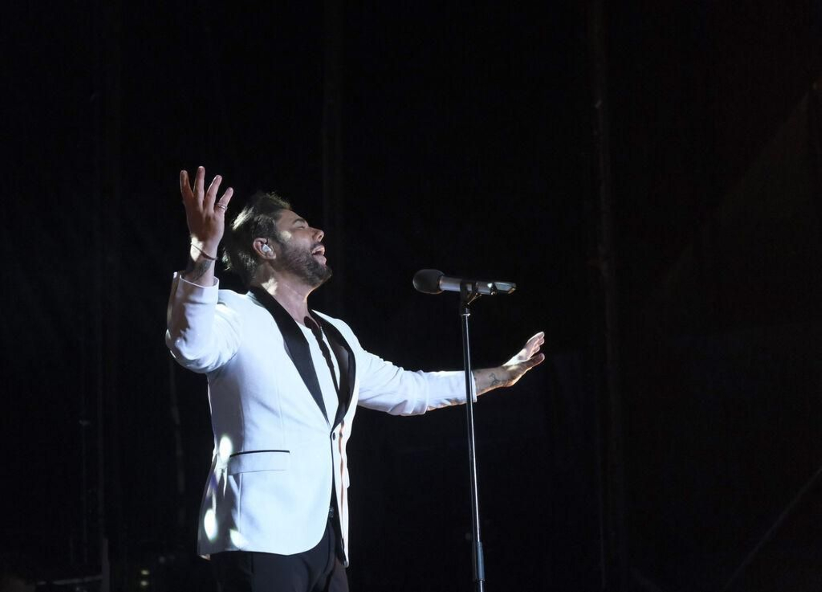 Miguel Poveda durante su último concierto en  Córdoba