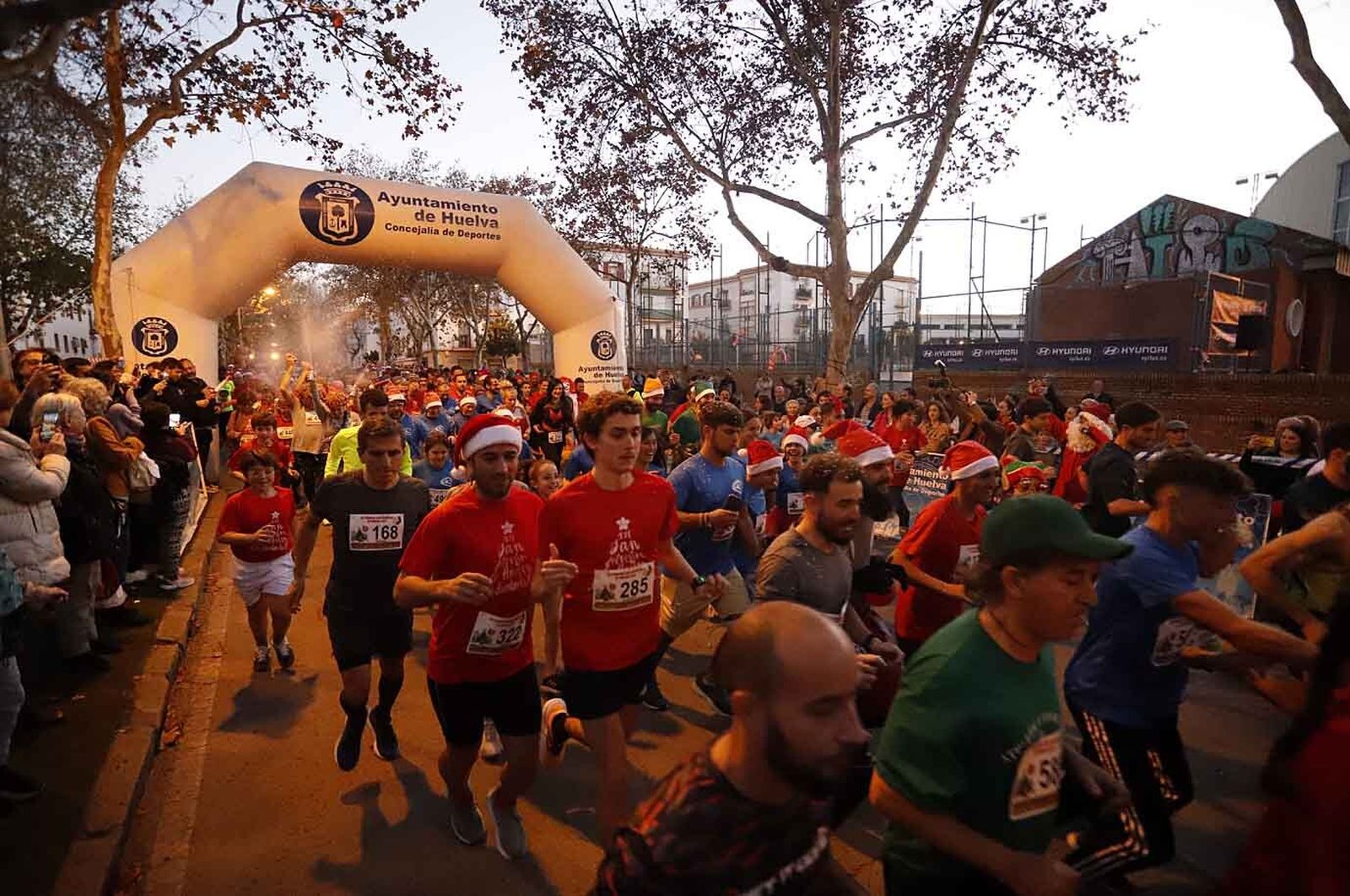 Imágenes de la carrera de San Silvestre en Huelva