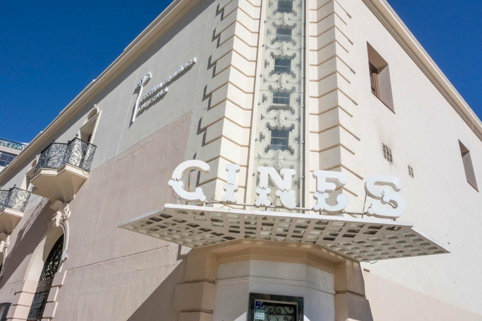 El Cine Albéniz de Málaga, clausurado.