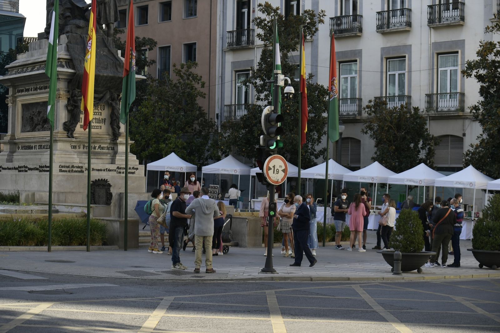 Fotos: Granada se llena de turistas en el puente del Pilar como antes del coronavirus