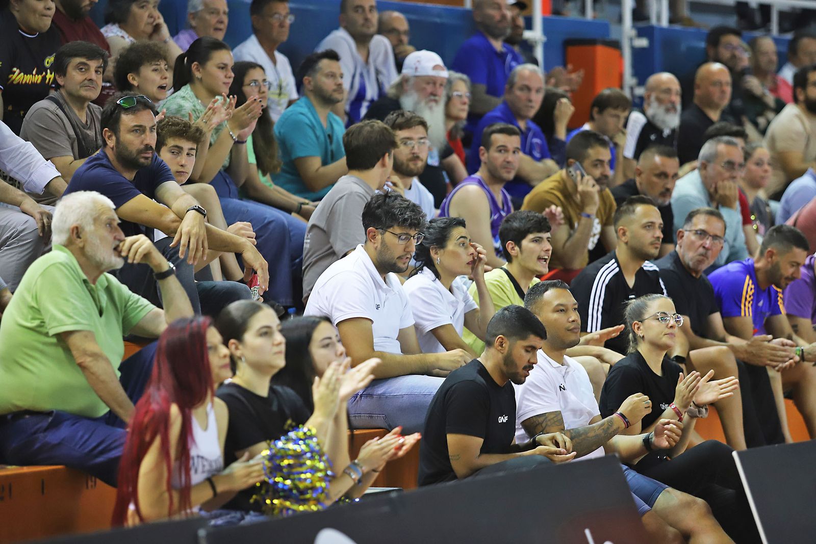 Imágenes de la Primera jornada de la fase final a LEB Plata: Huelva Comercio Viridis vs Refitel Basket Lliria