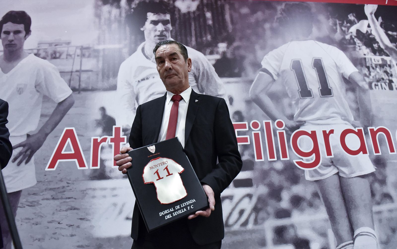 Enrique Montero fue galardonado con el Dorsal de Leyenda en 2017.