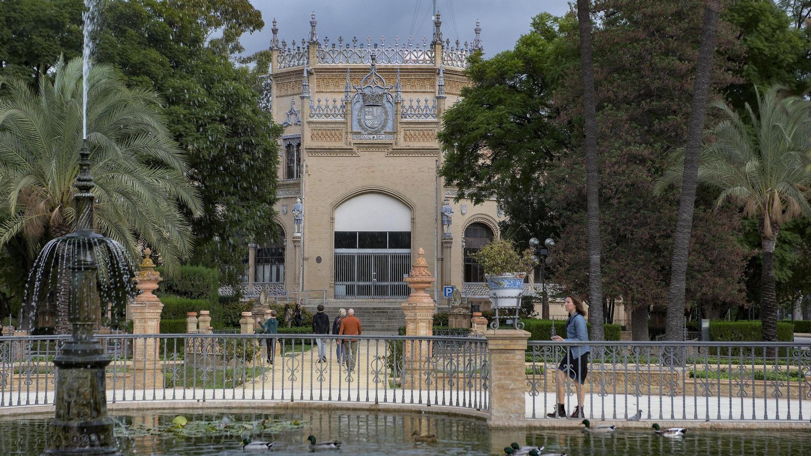 El Pabellón Real, en la Plaza de América, albergará el museo del regionalismo y de Aníbal González.